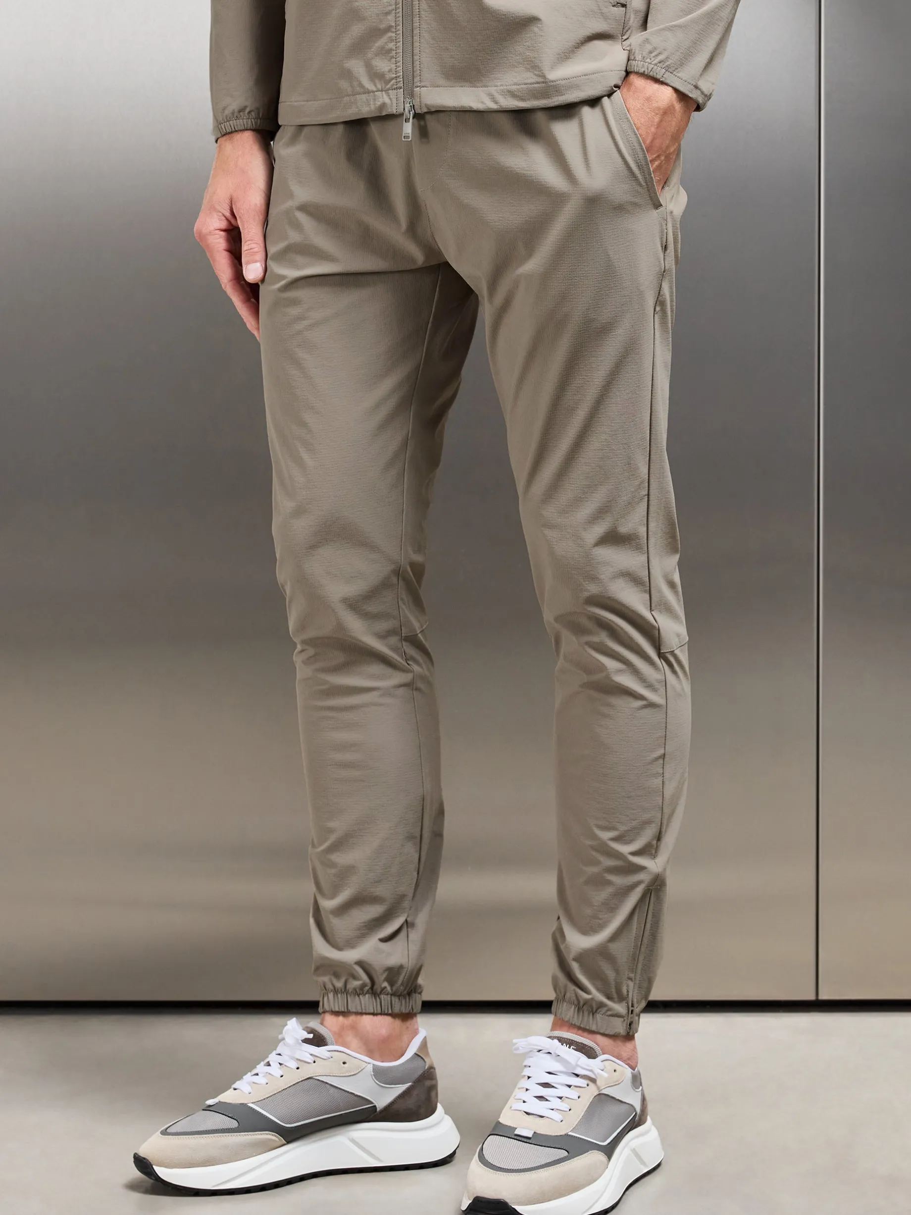 Active Technical Cuffed Trackpant - Taupe