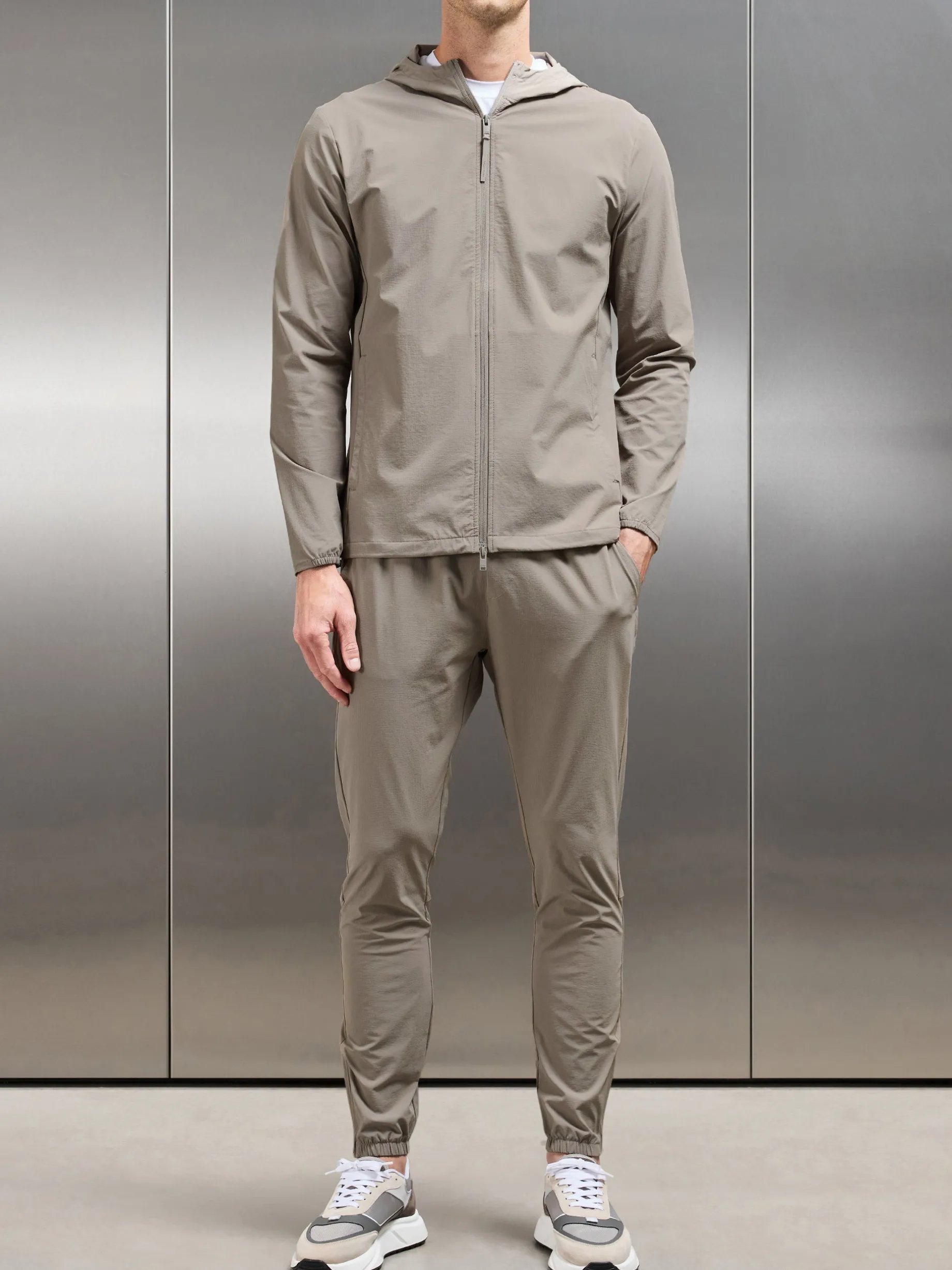 Active Technical Cuffed Trackpant - Taupe