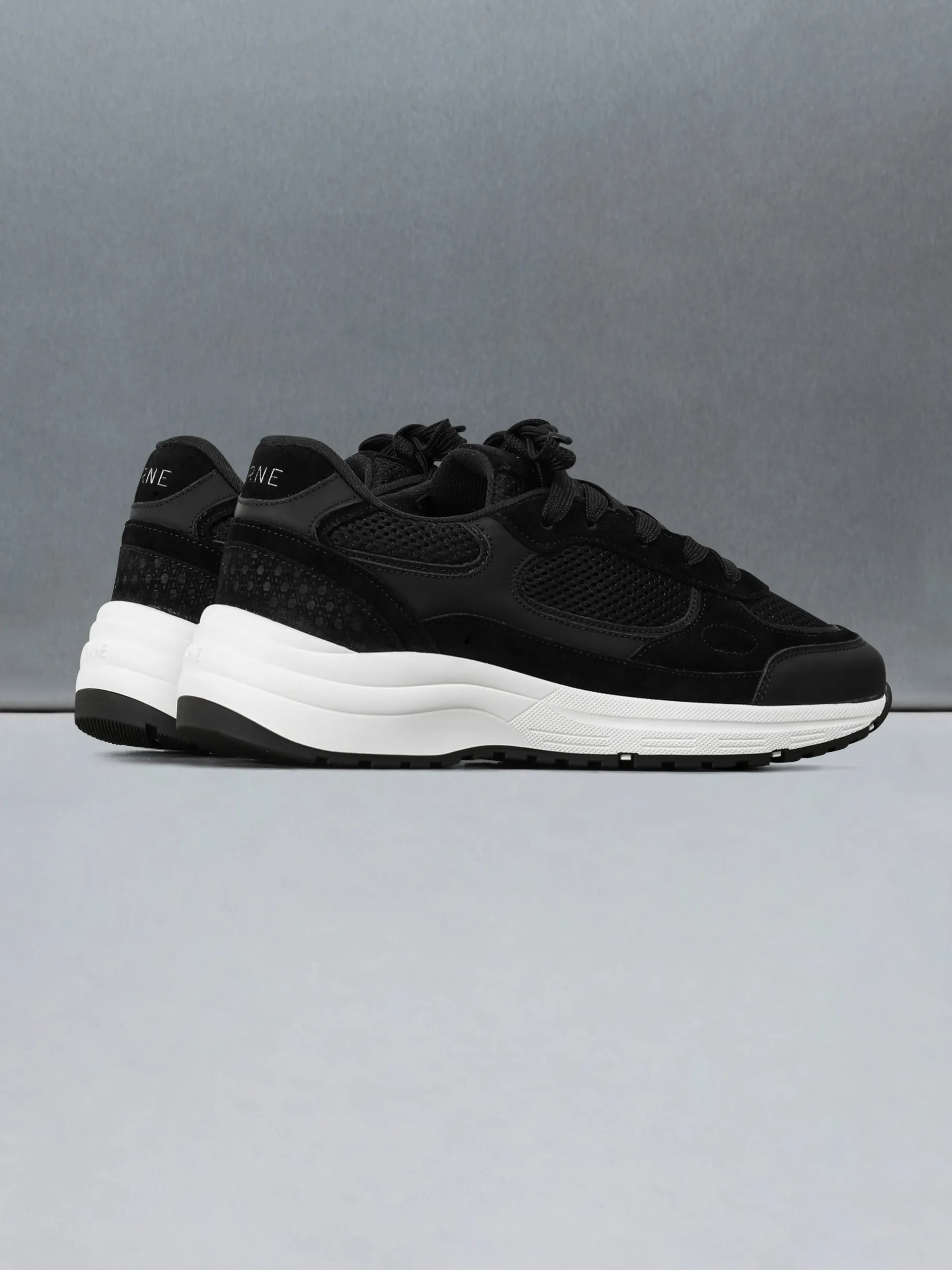 Apollo Runner - Black