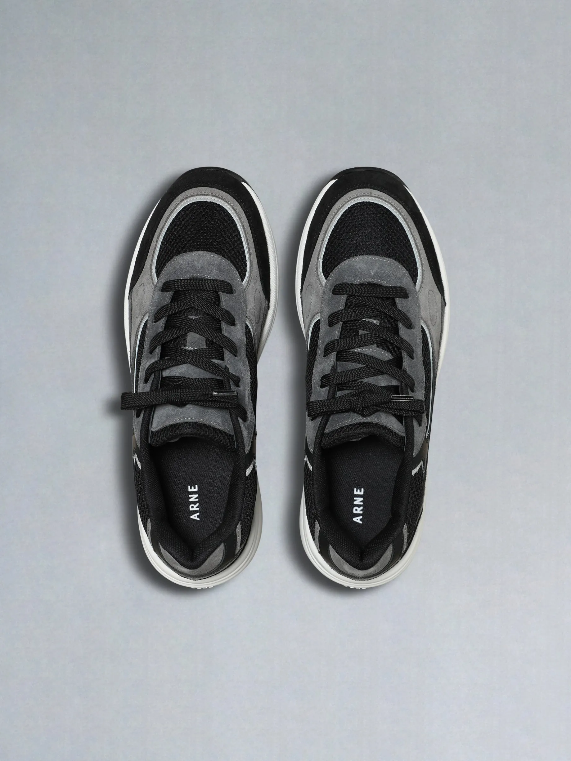 Apollo Runner - Black Charcoal