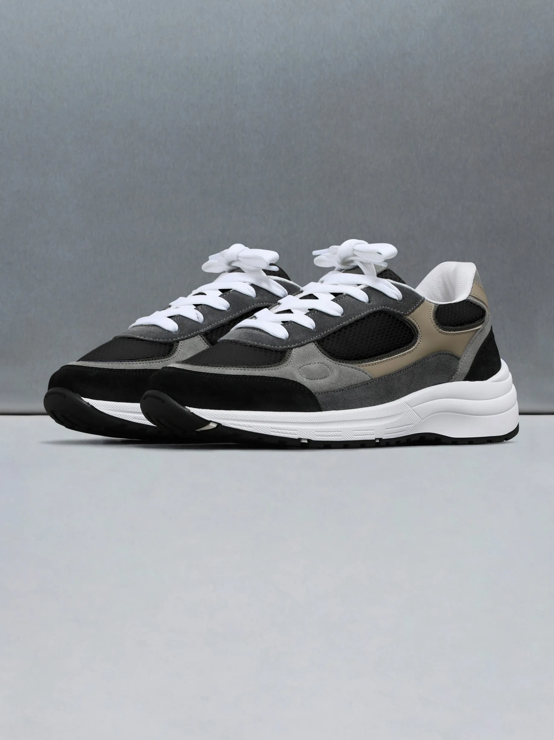 Apollo Runner - Black Safari