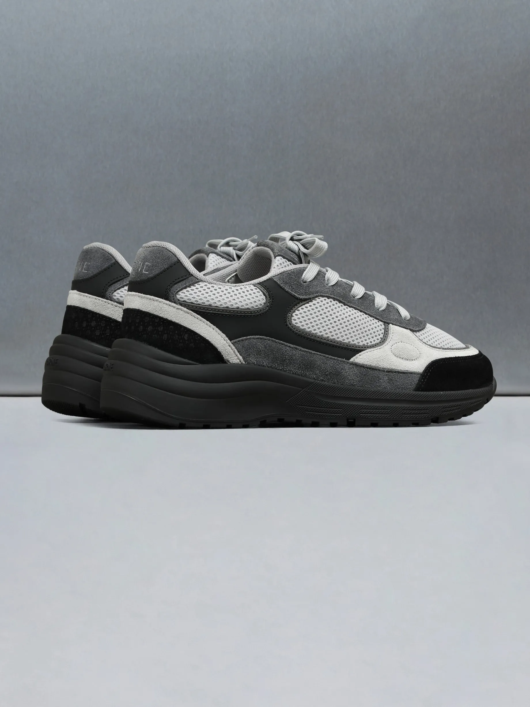 Apollo Runner - Grey Black