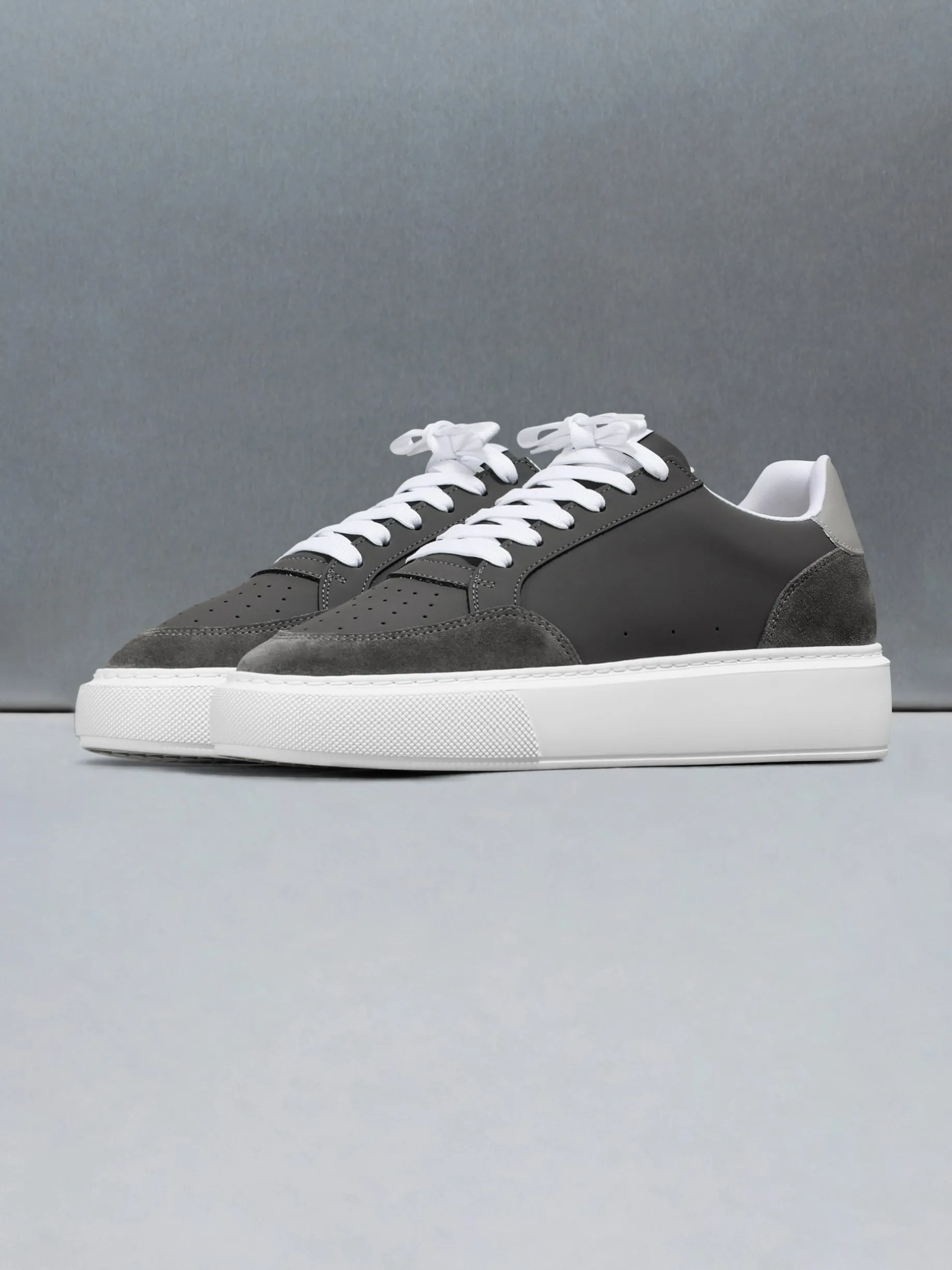 Court Trainer 2.0 - Charcoal
