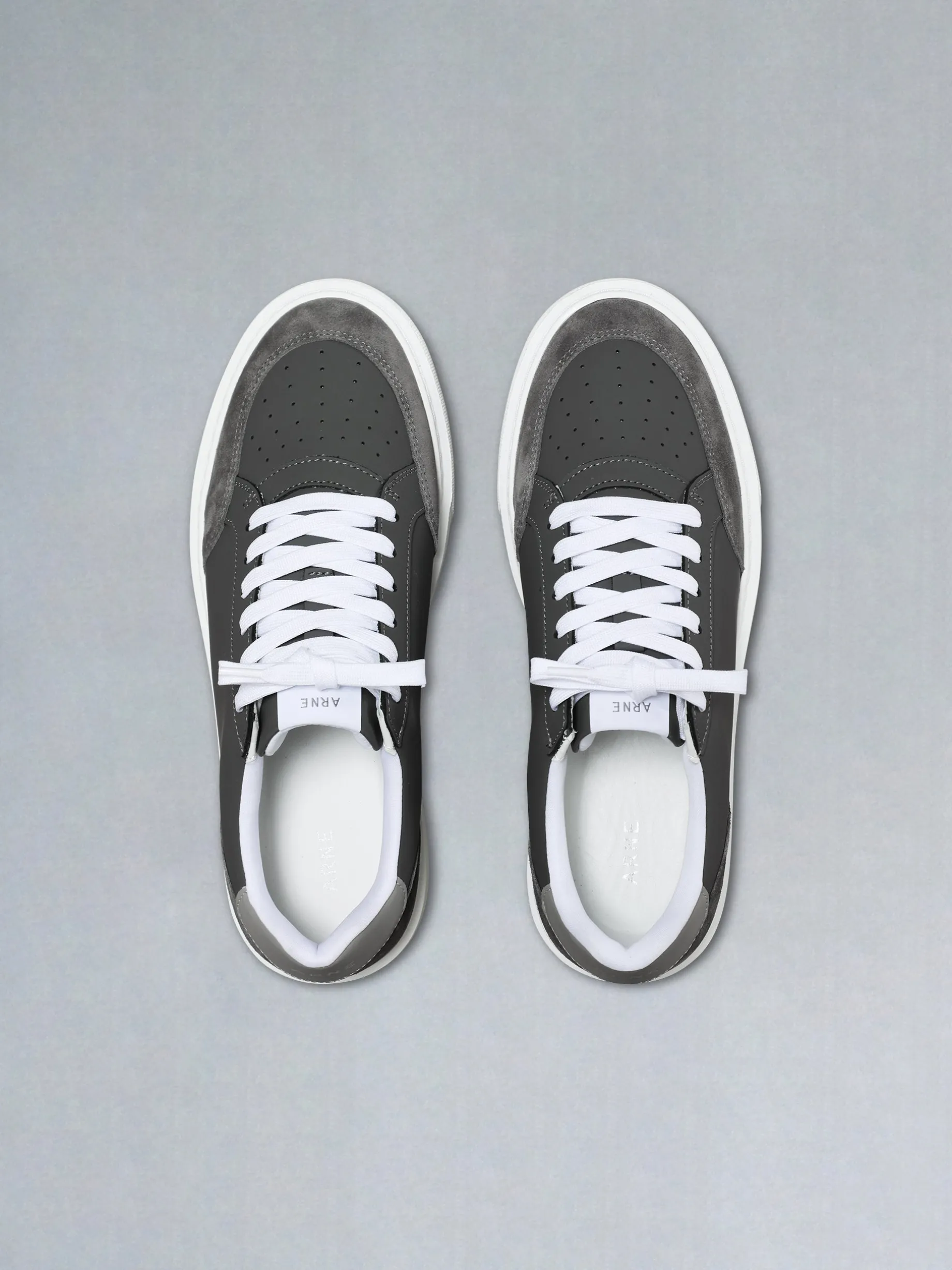 Court Trainer 2.0 - Charcoal