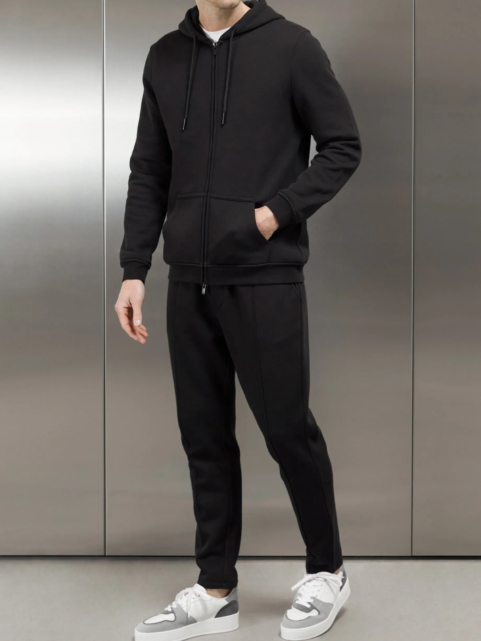 Essential Jogger - Black