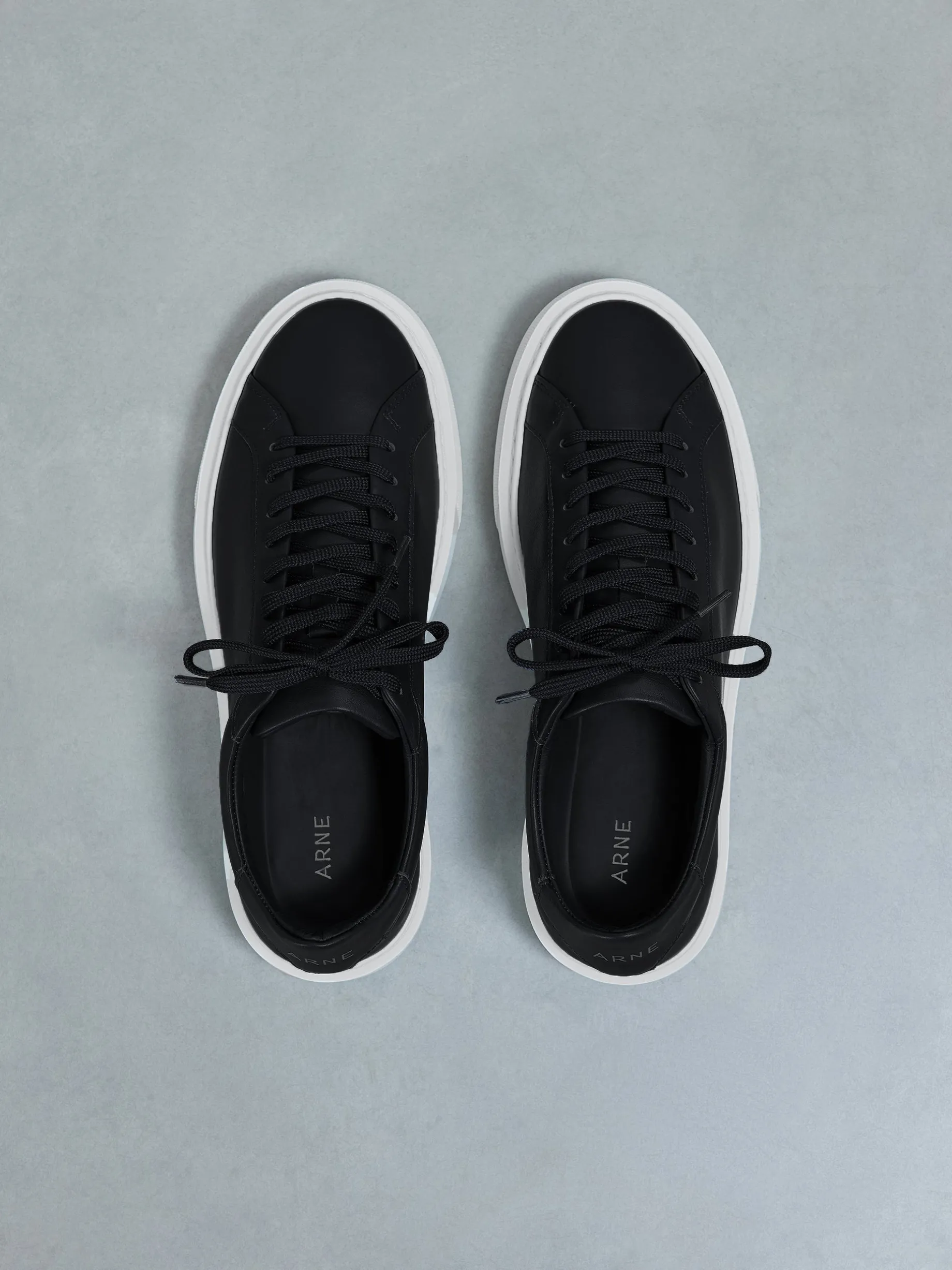 Essential Leather Trainer - Black