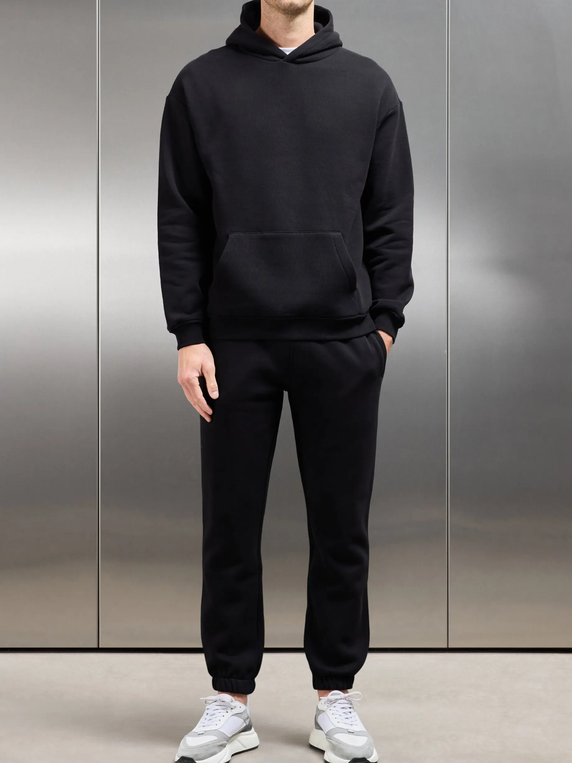 Essential Relaxed Fit Cuffed Jogger - Black