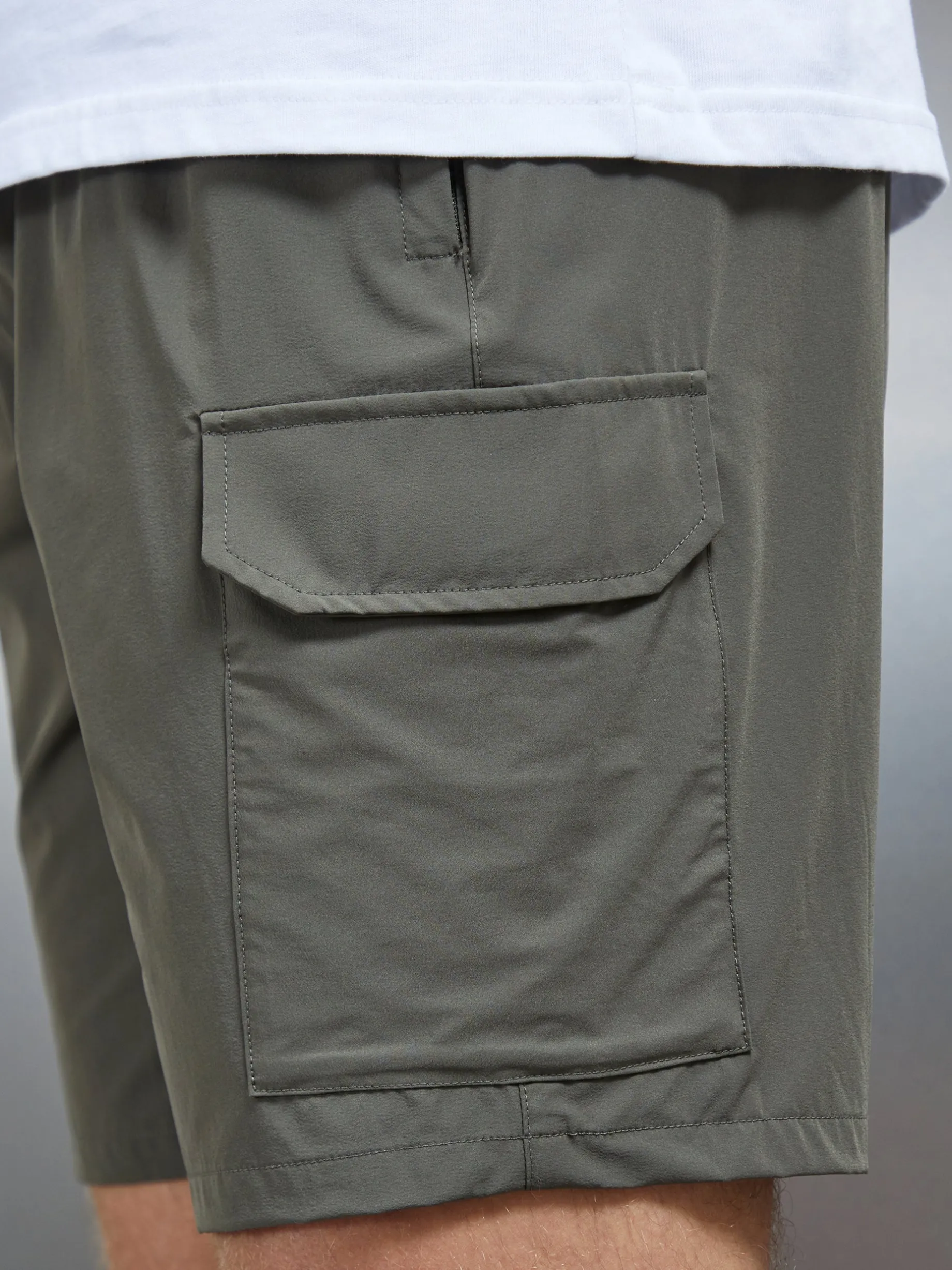 Flat Pocket Technical Cargo Short - Olive