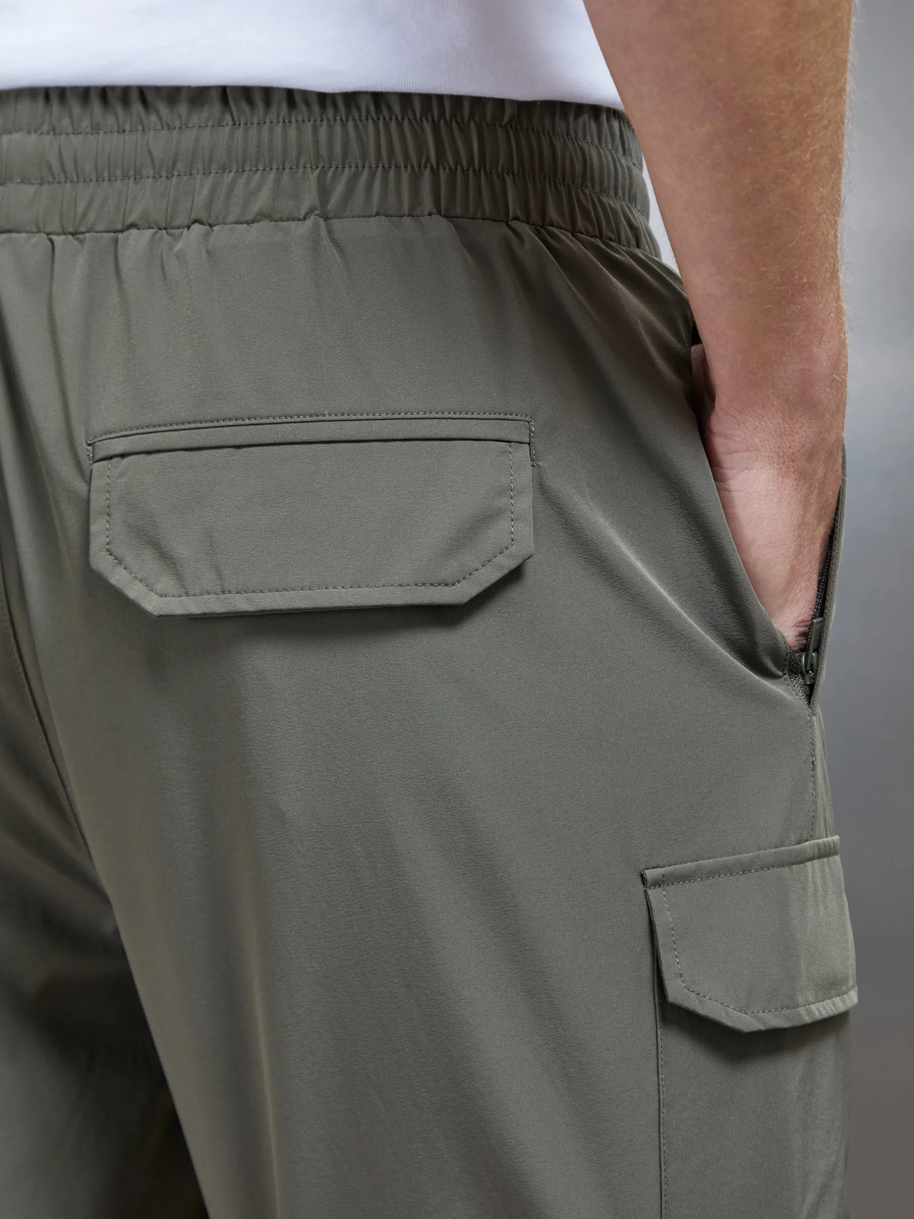 Flat Pocket Technical Cargo Short - Olive