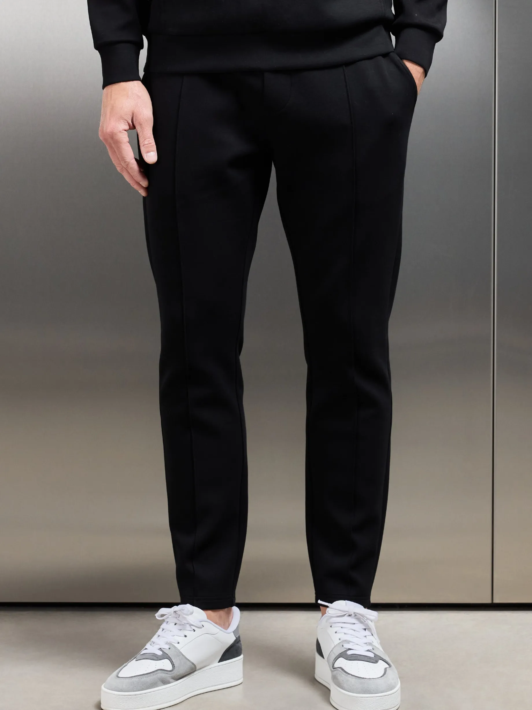 Interlock Jersey Tapered Jogger - Black