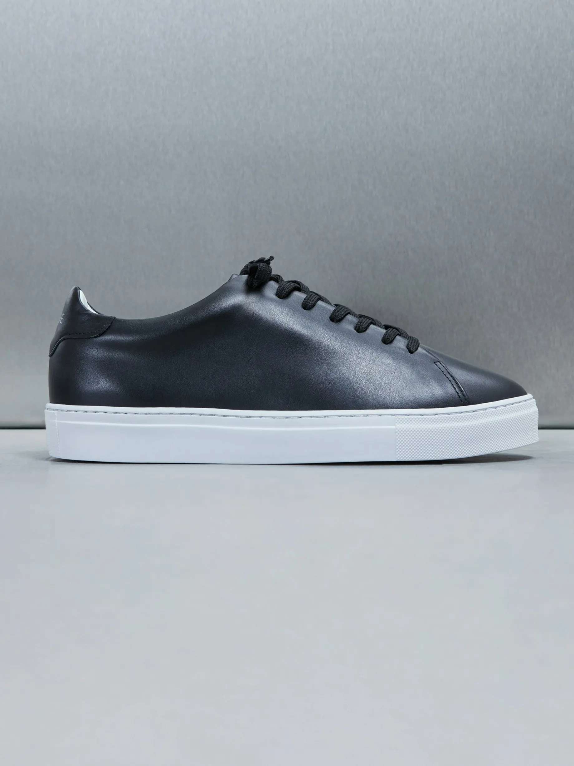 Low Essential Leather Trainer - Black