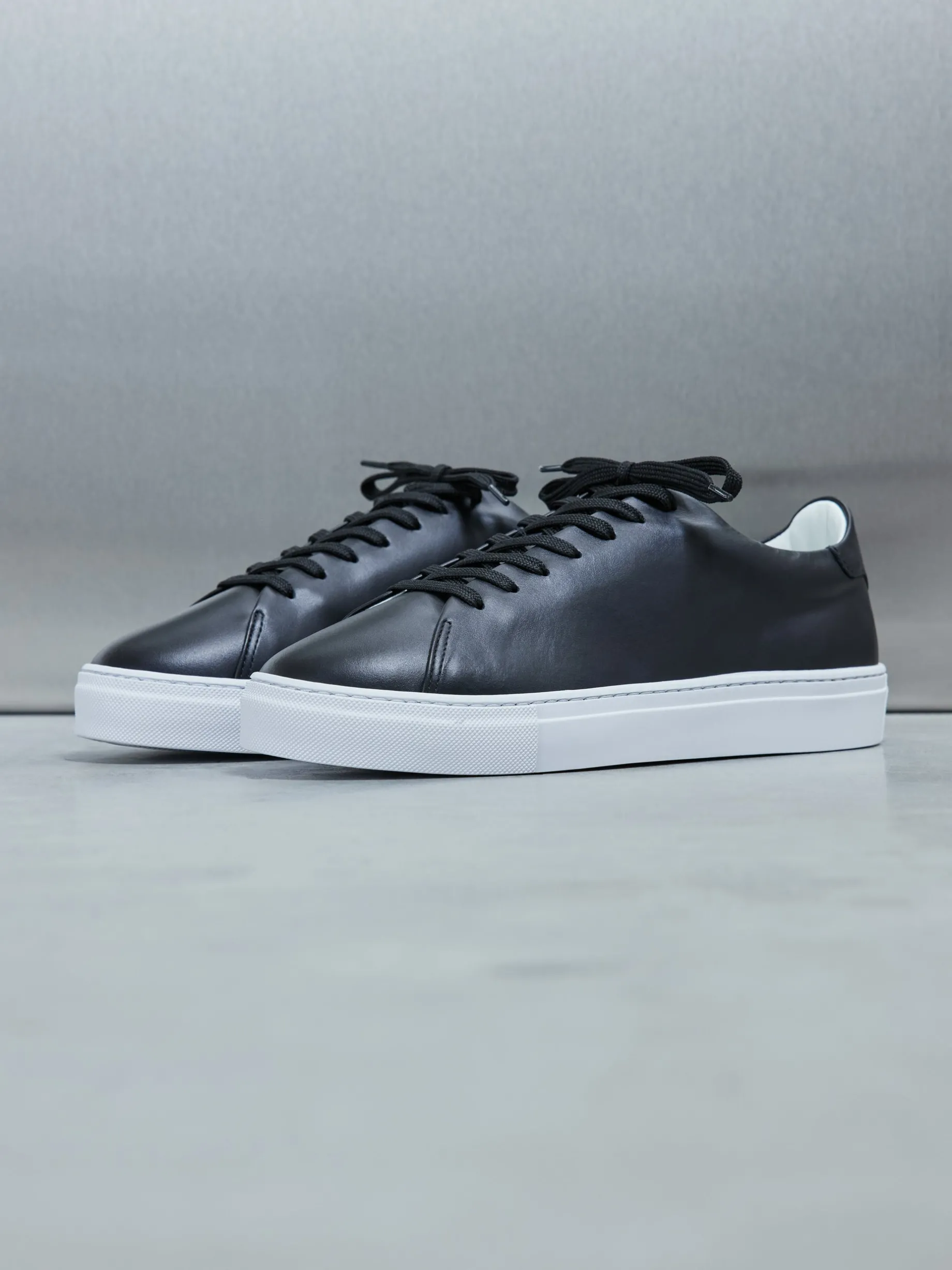 Low Essential Leather Trainer - Black