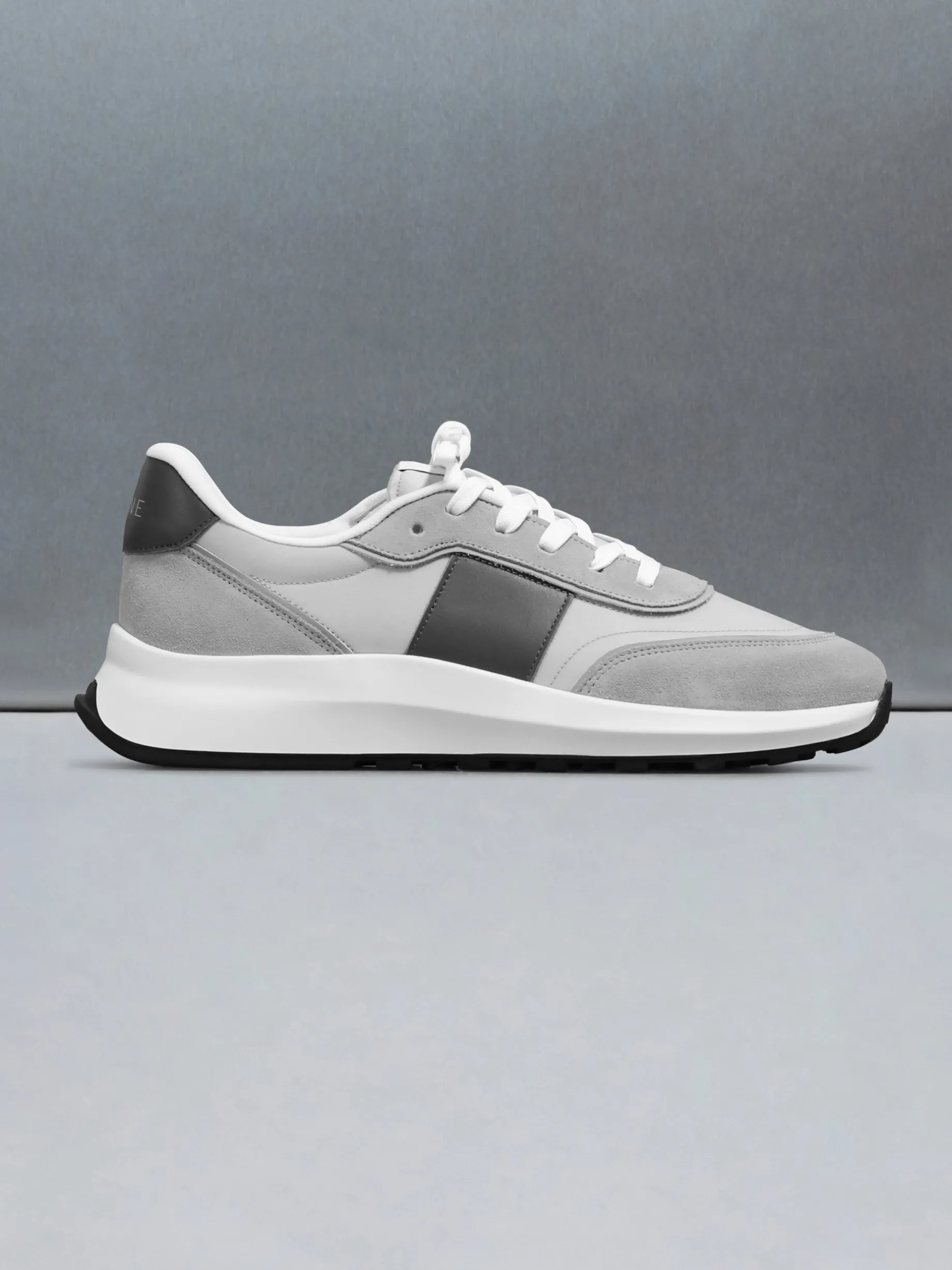 Low Runner 2.0 - Grey Charcoal