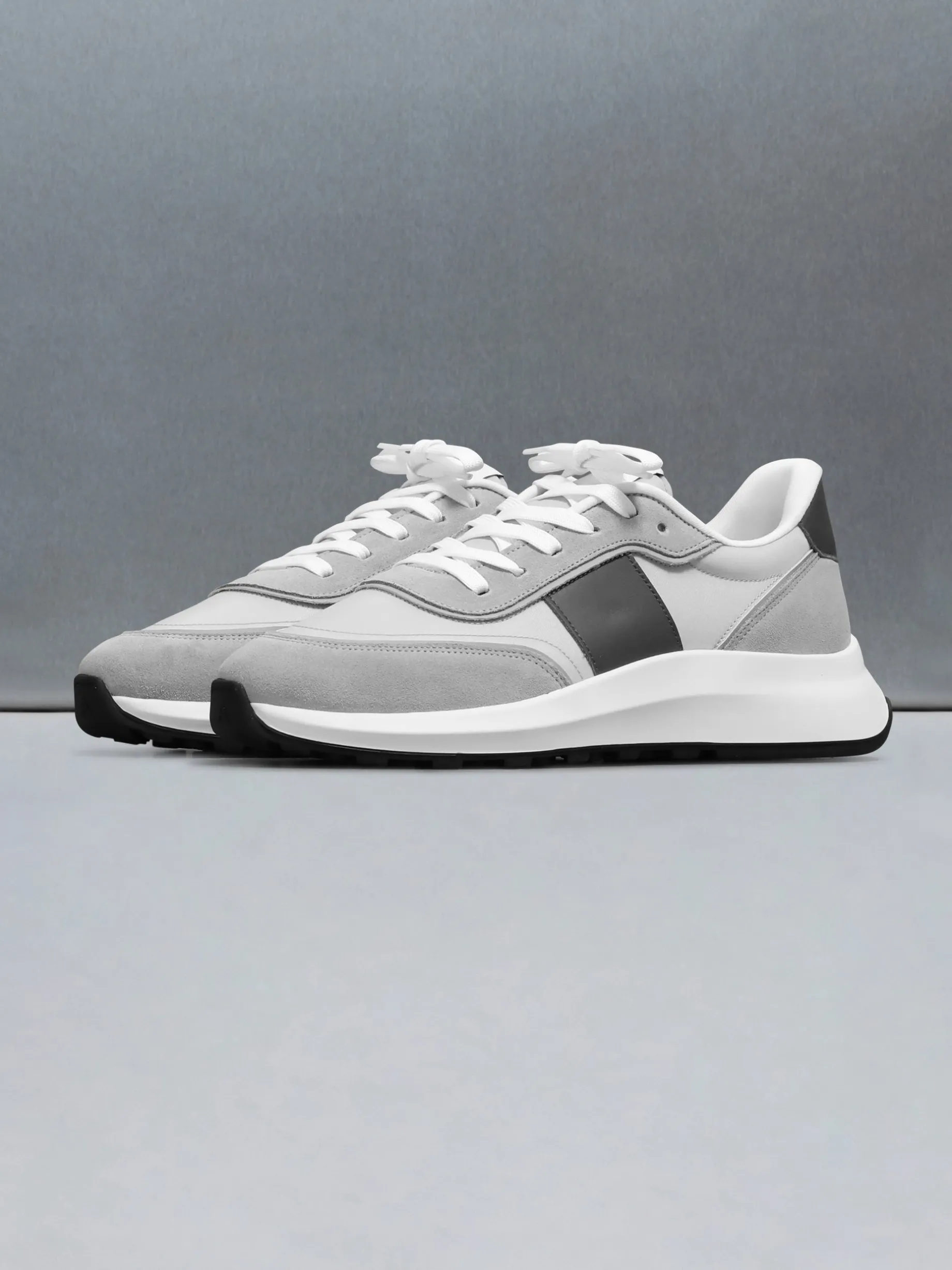 Low Runner 2.0 - Grey Charcoal
