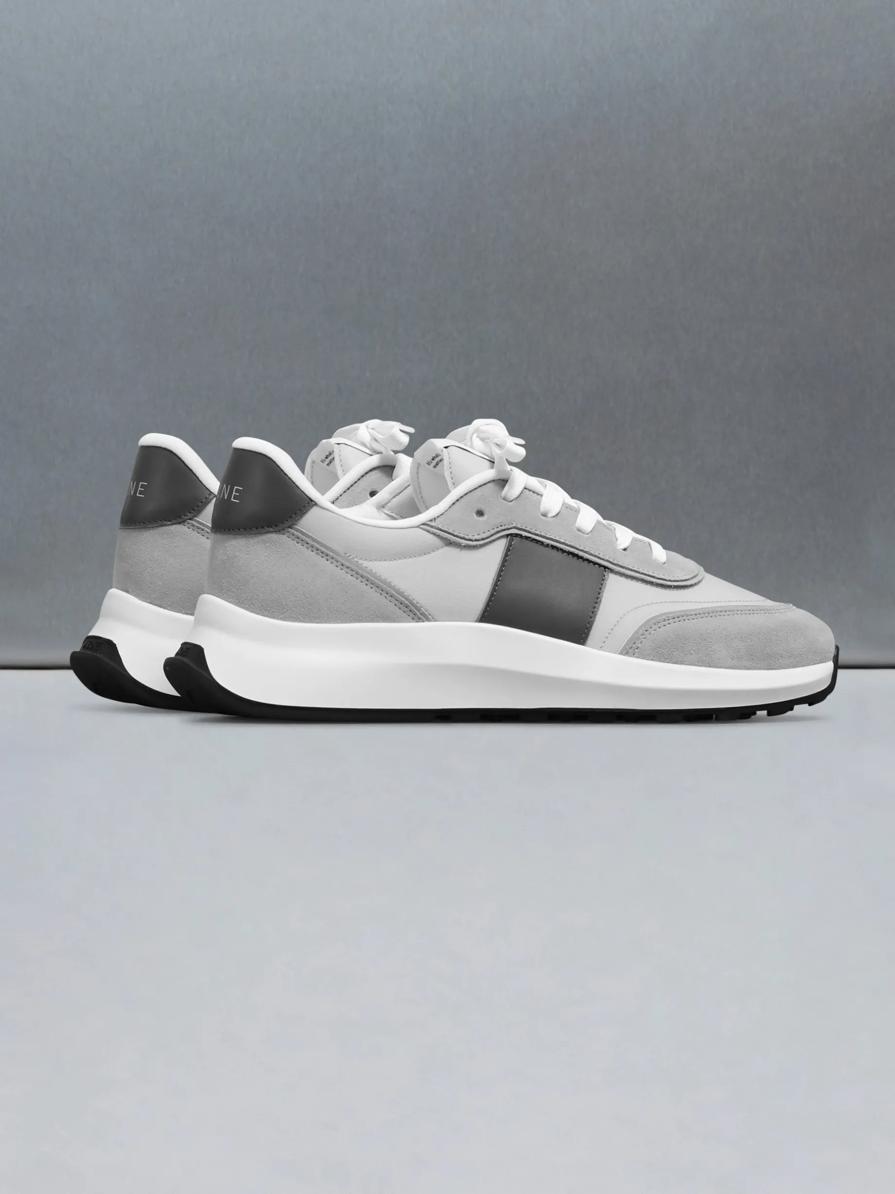 Low Runner 2.0 - Grey Charcoal