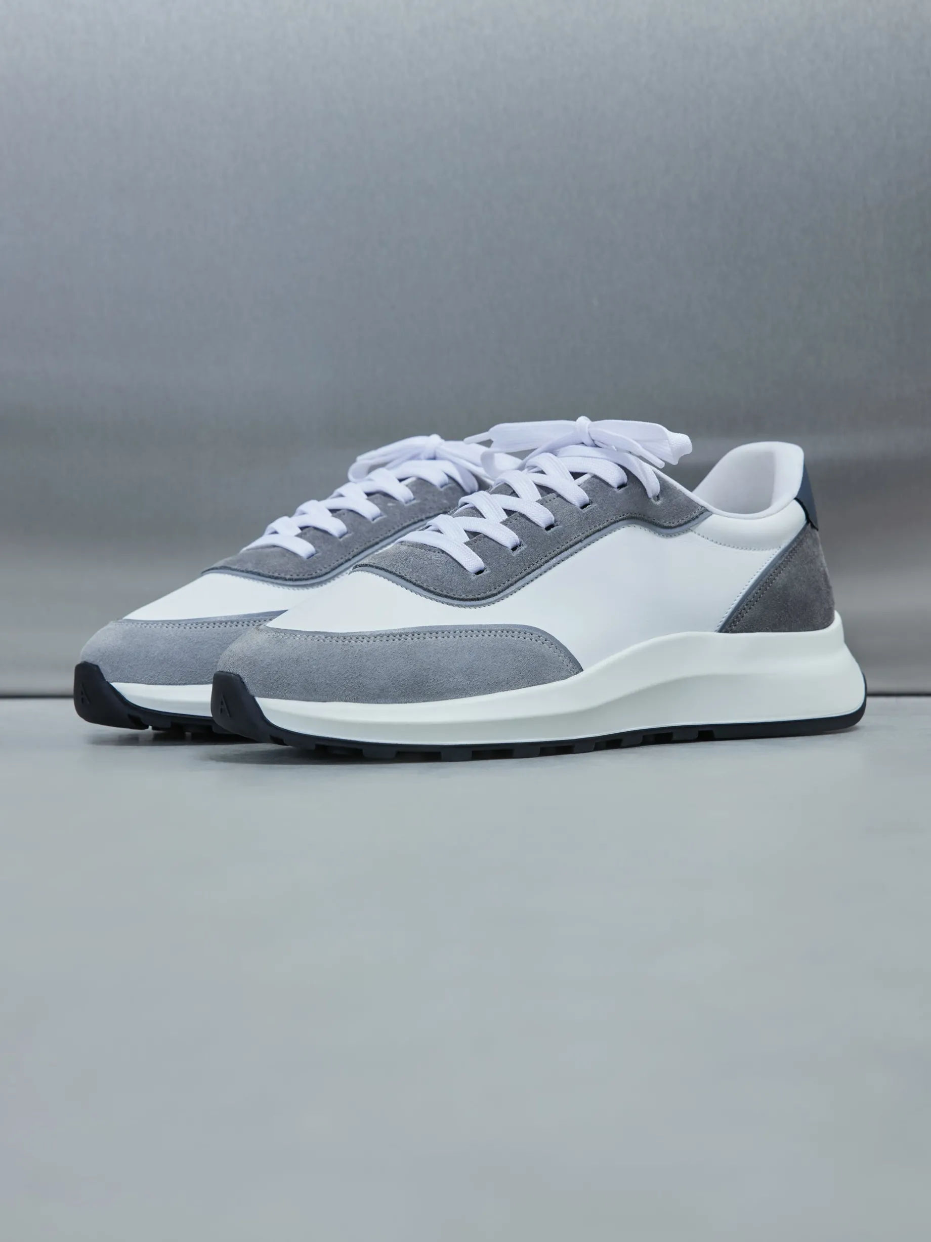 Low Runner - White Grey