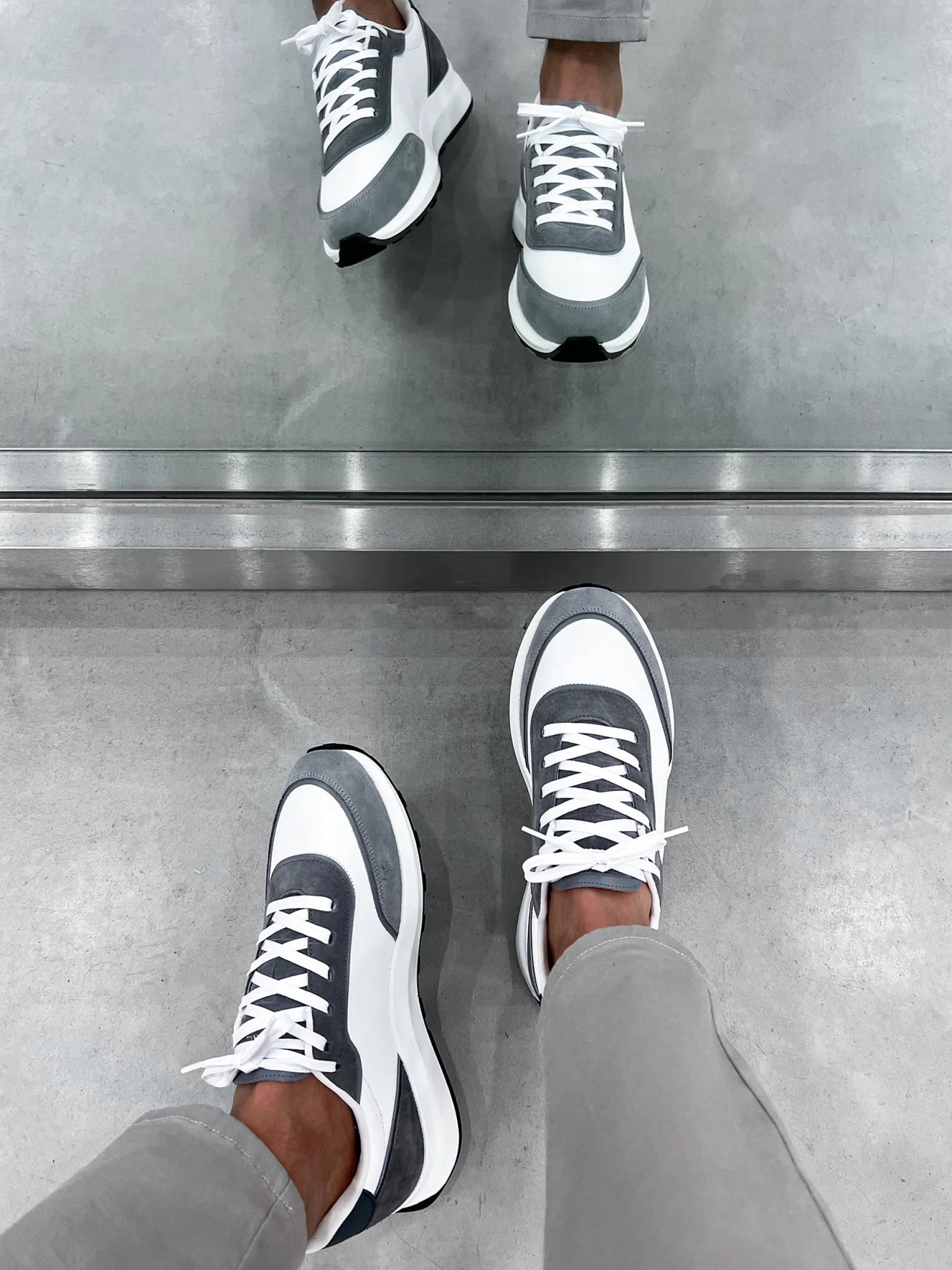 Low Runner - White Grey