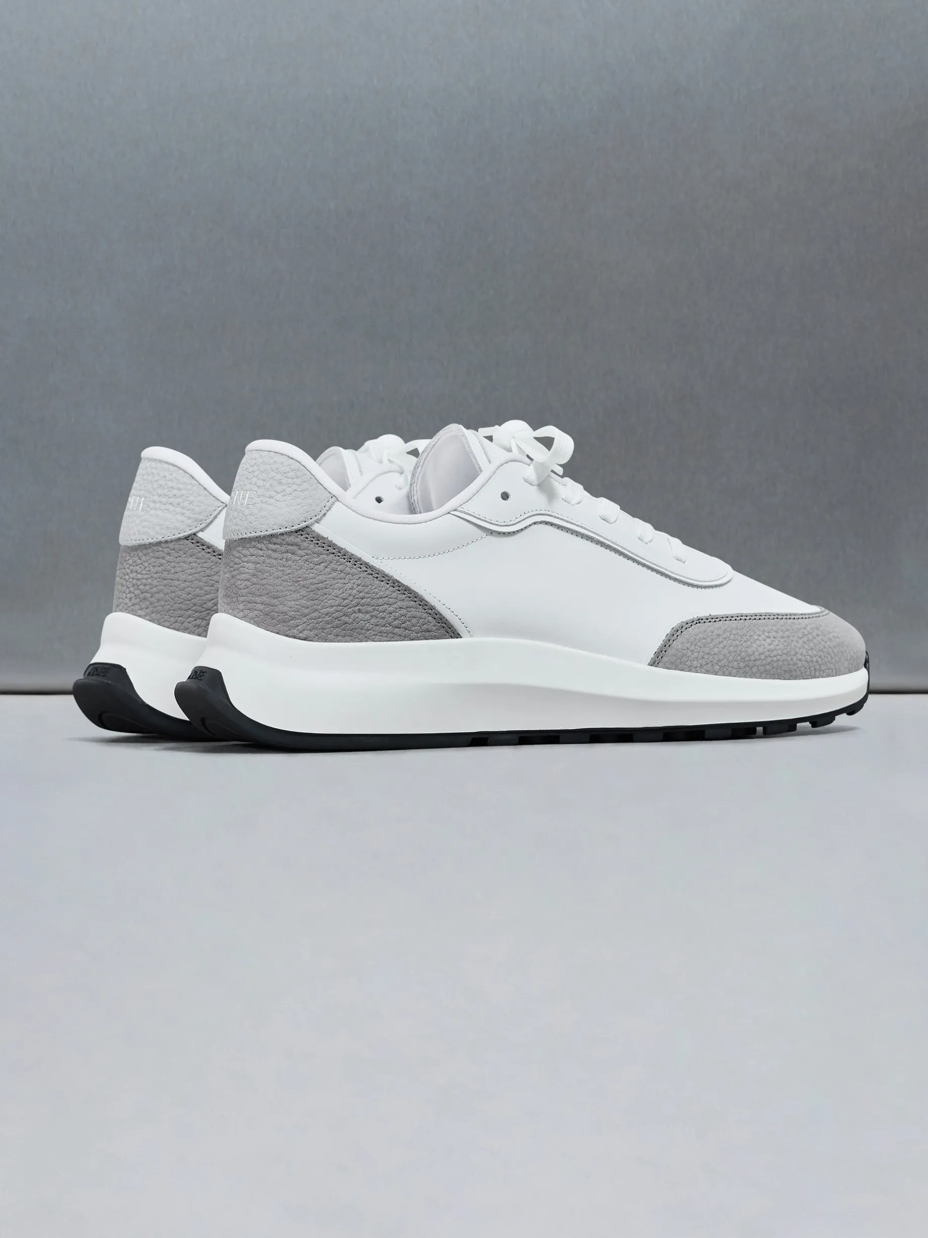 Low Runner - White Slate Grey