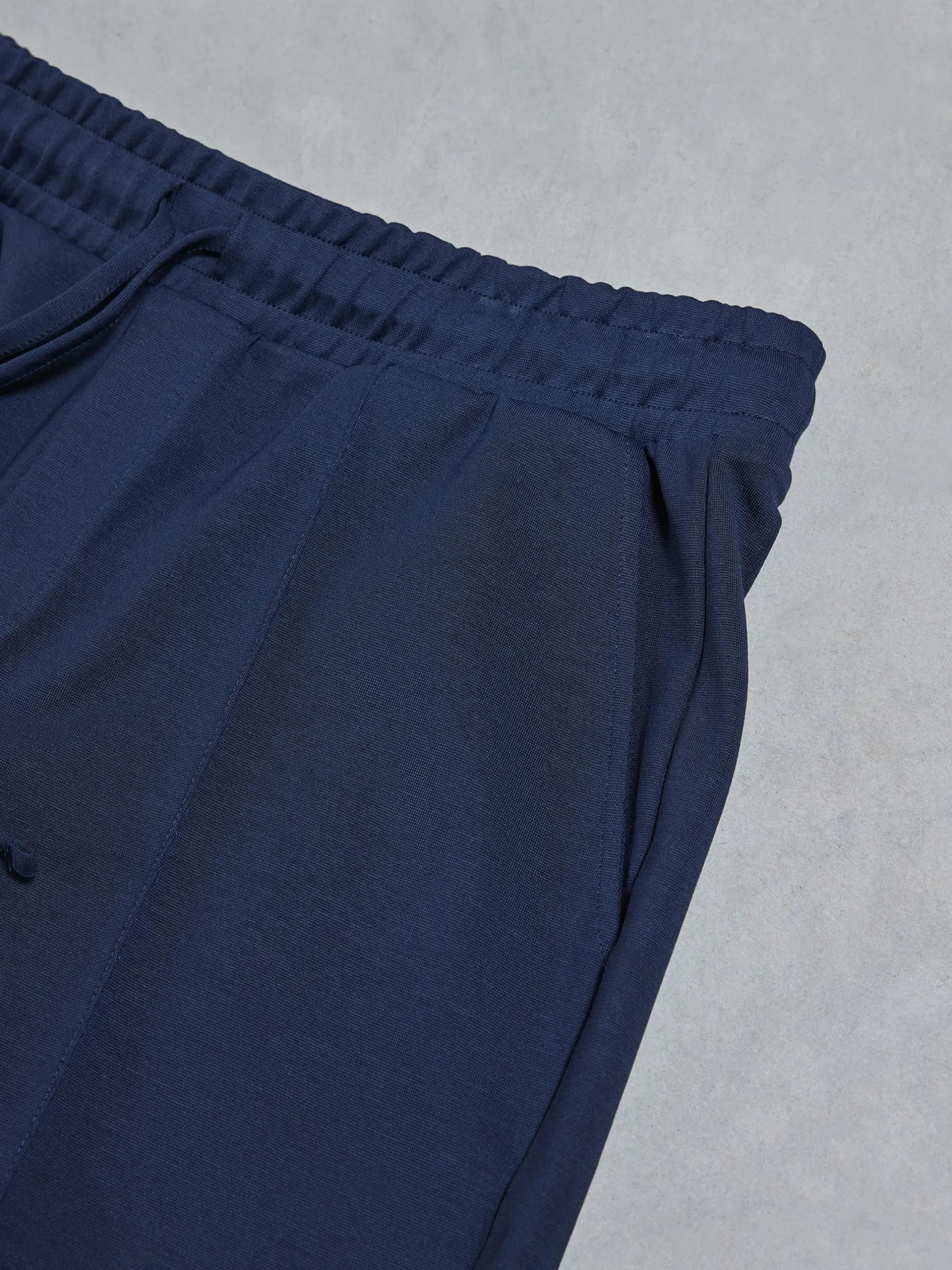 Luxe Essential Short - Navy