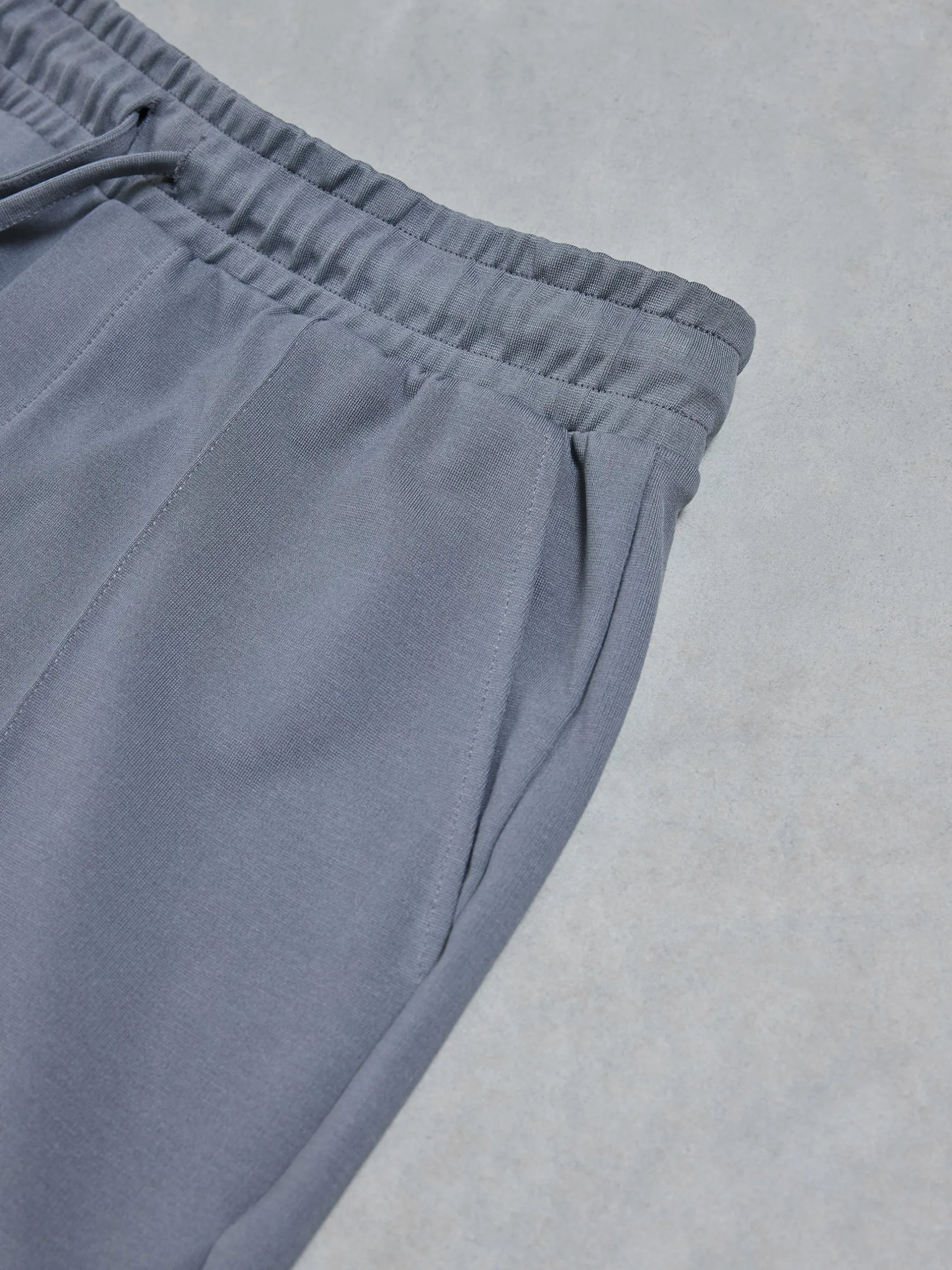 Luxe Essential Short - Grey