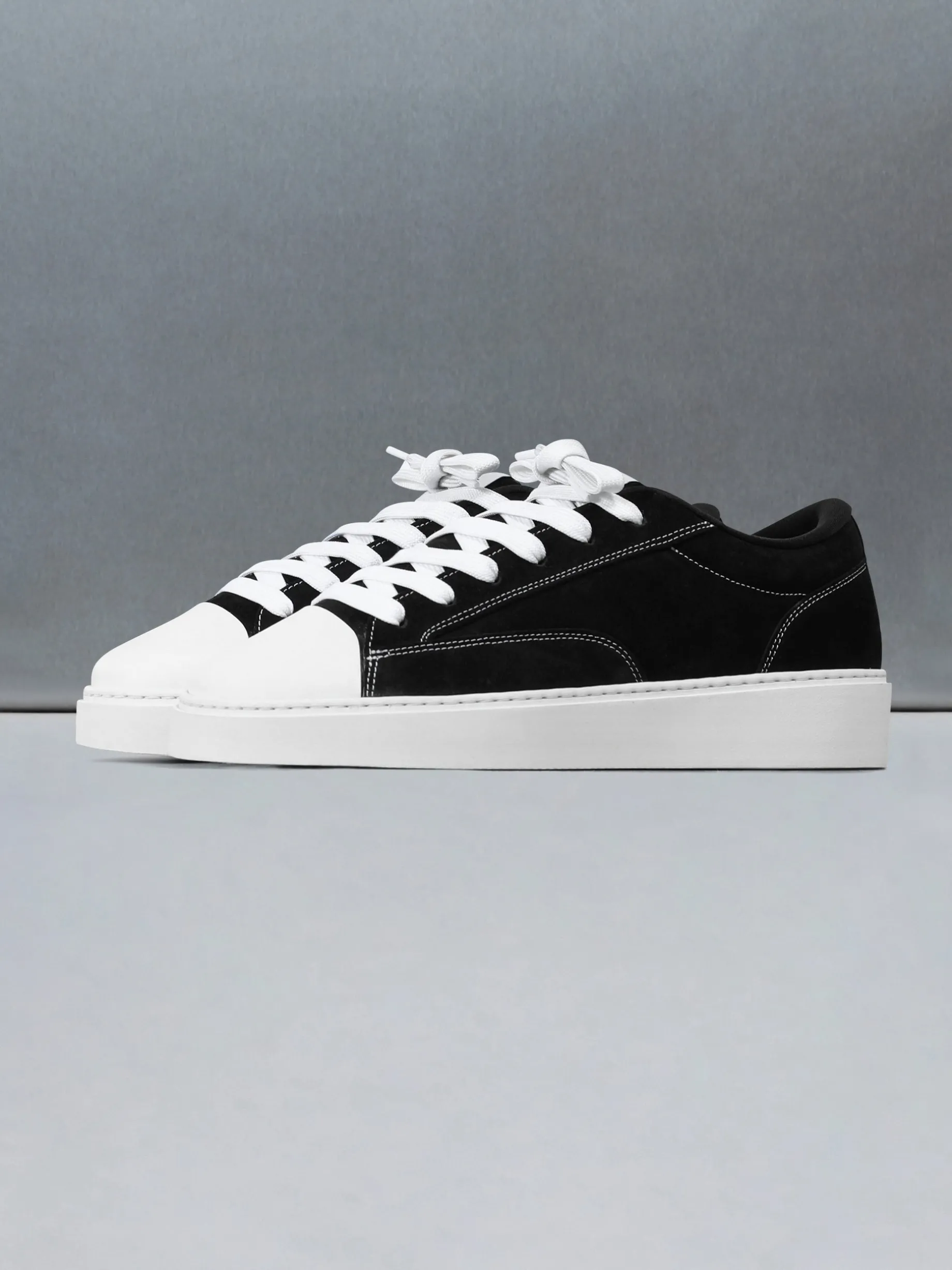 Mid Essential Homerun Suede - Black