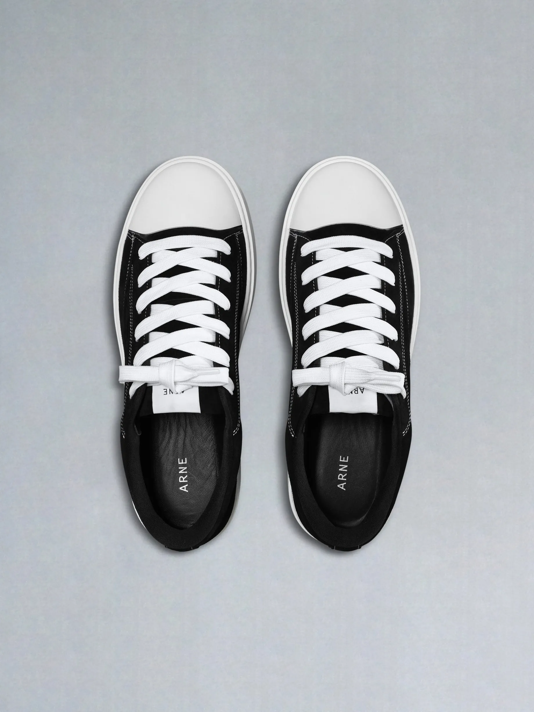 Mid Essential Homerun Suede - Black