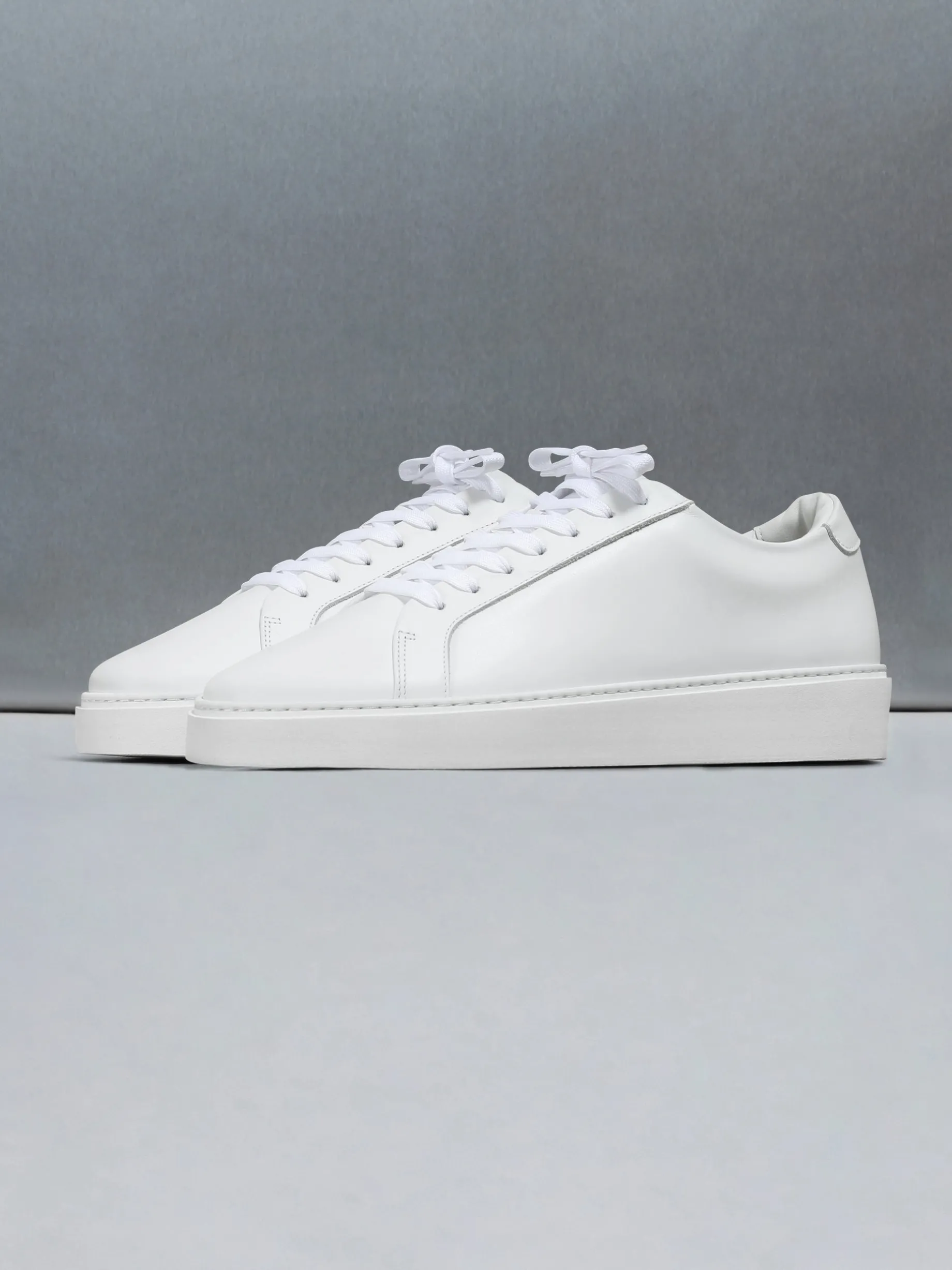 Mid Essential Trainer - White