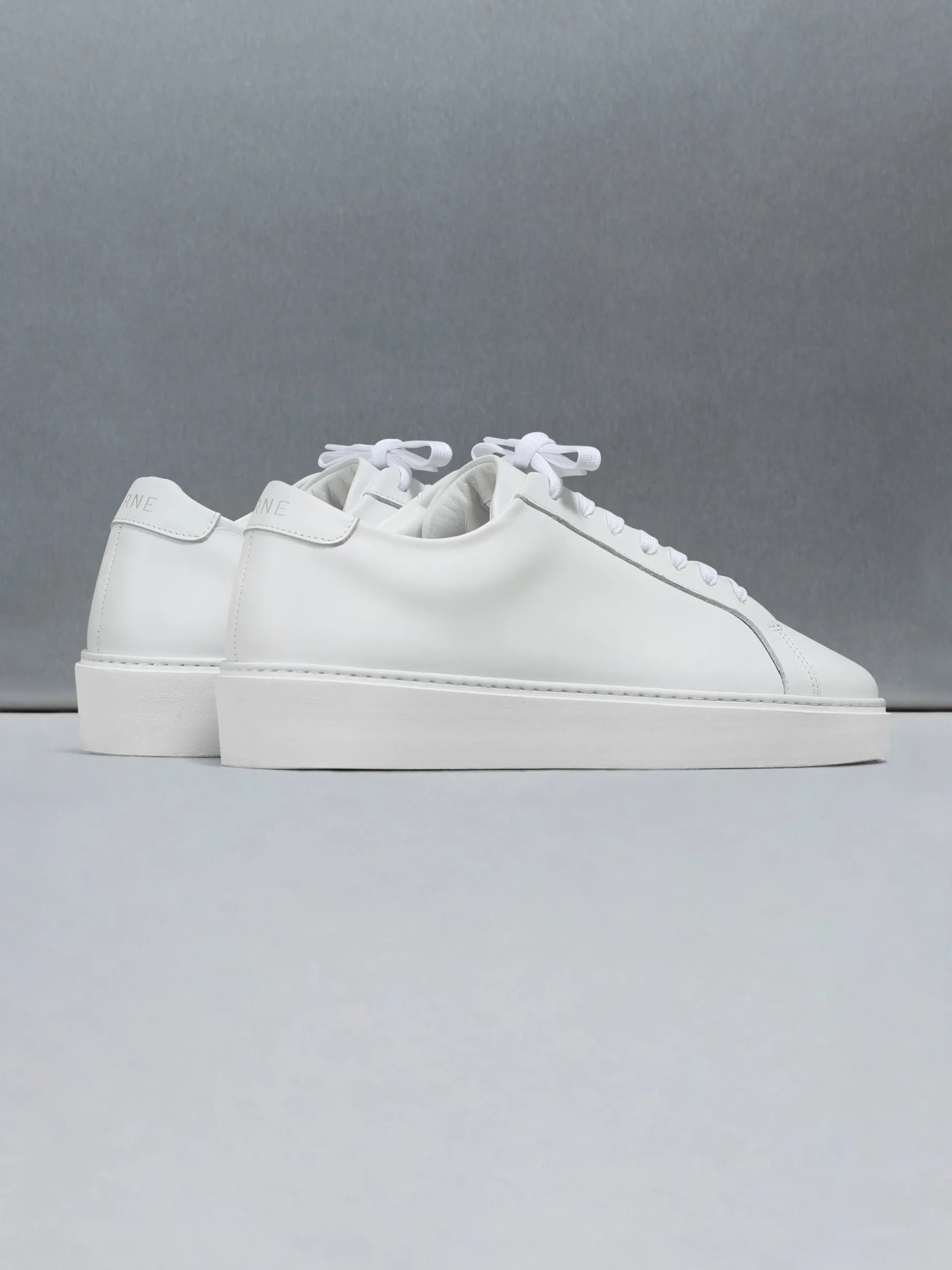 Mid Essential Trainer - White