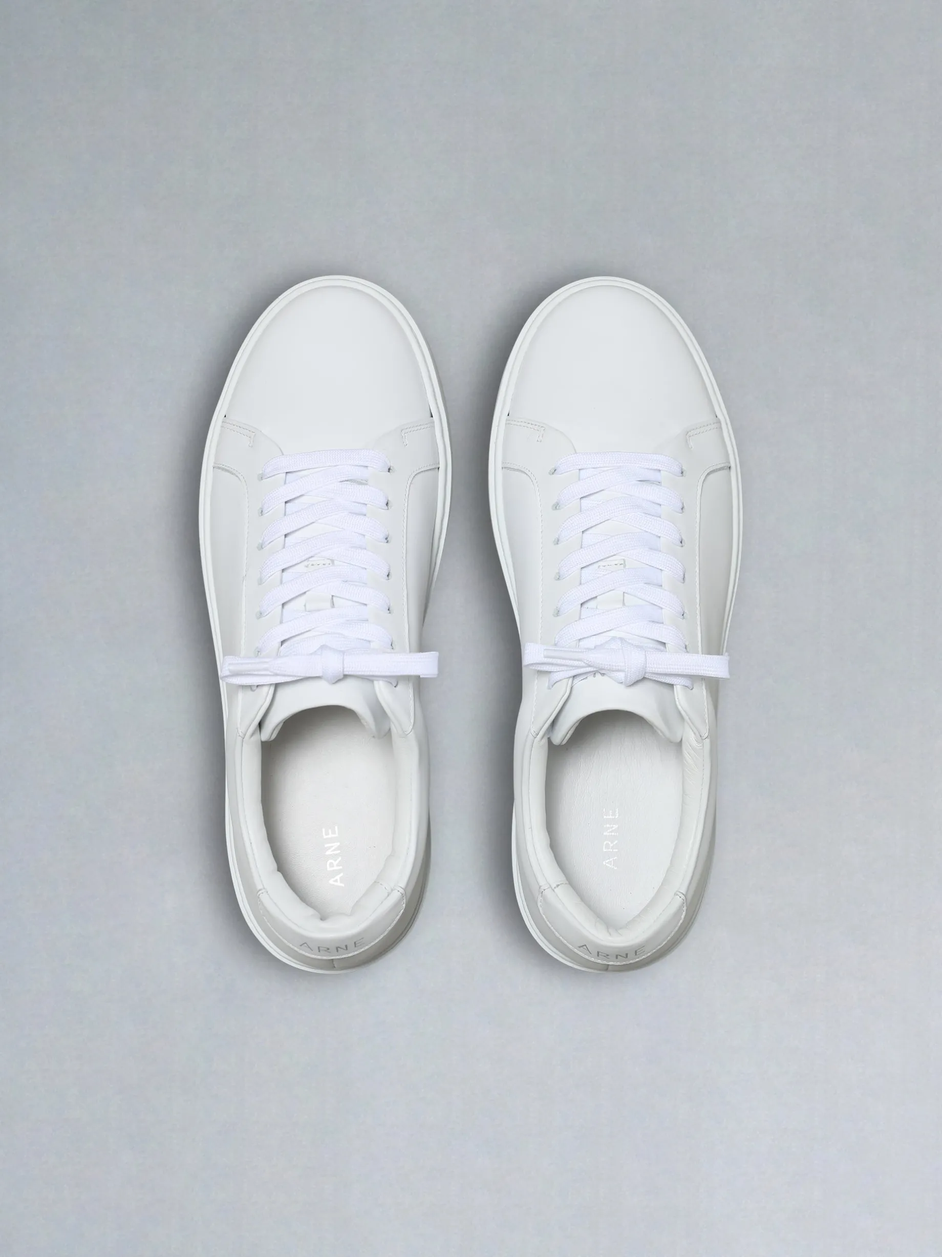 Mid Essential Trainer - White