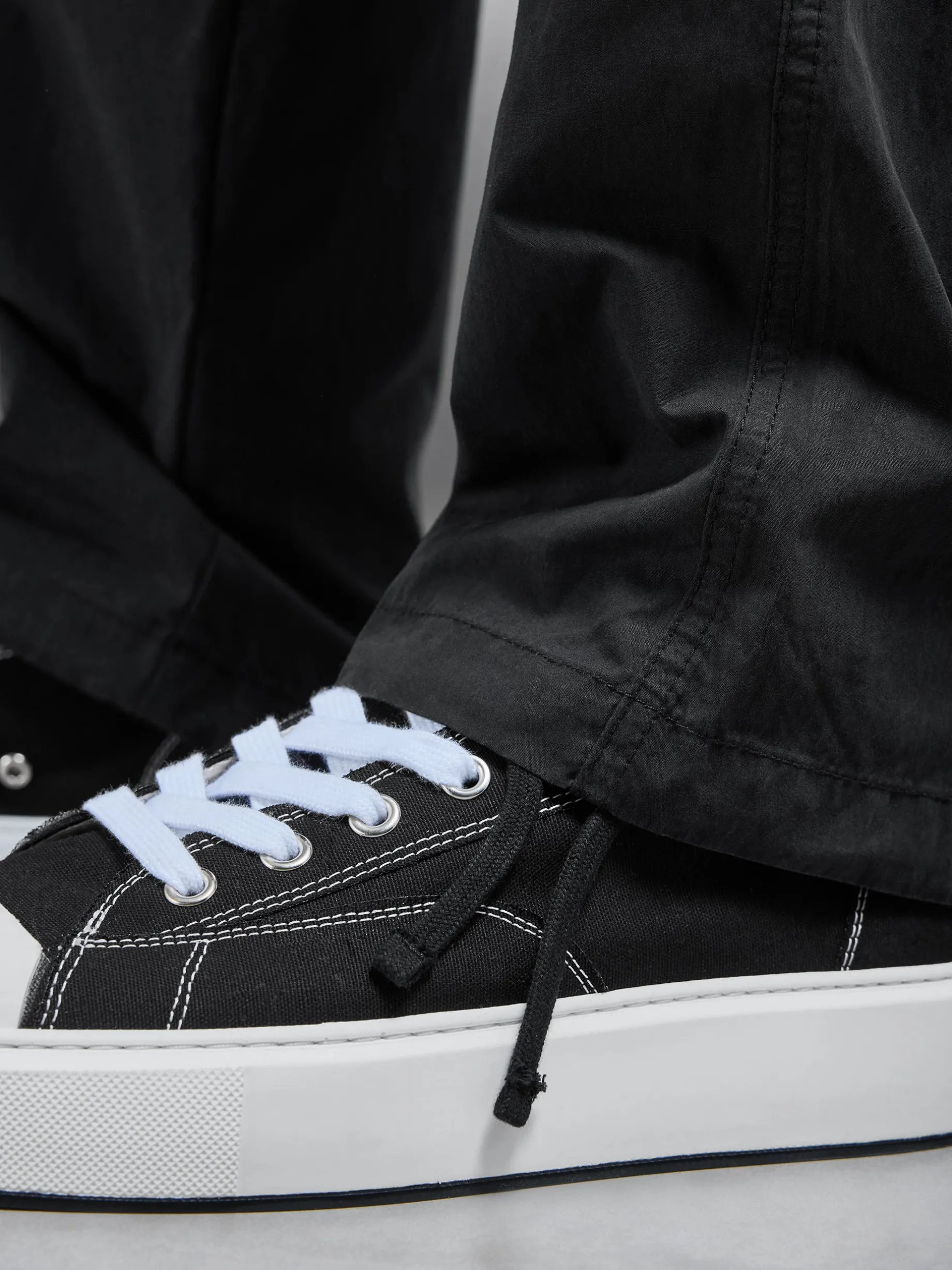 Parachute Cargo Pant - Black