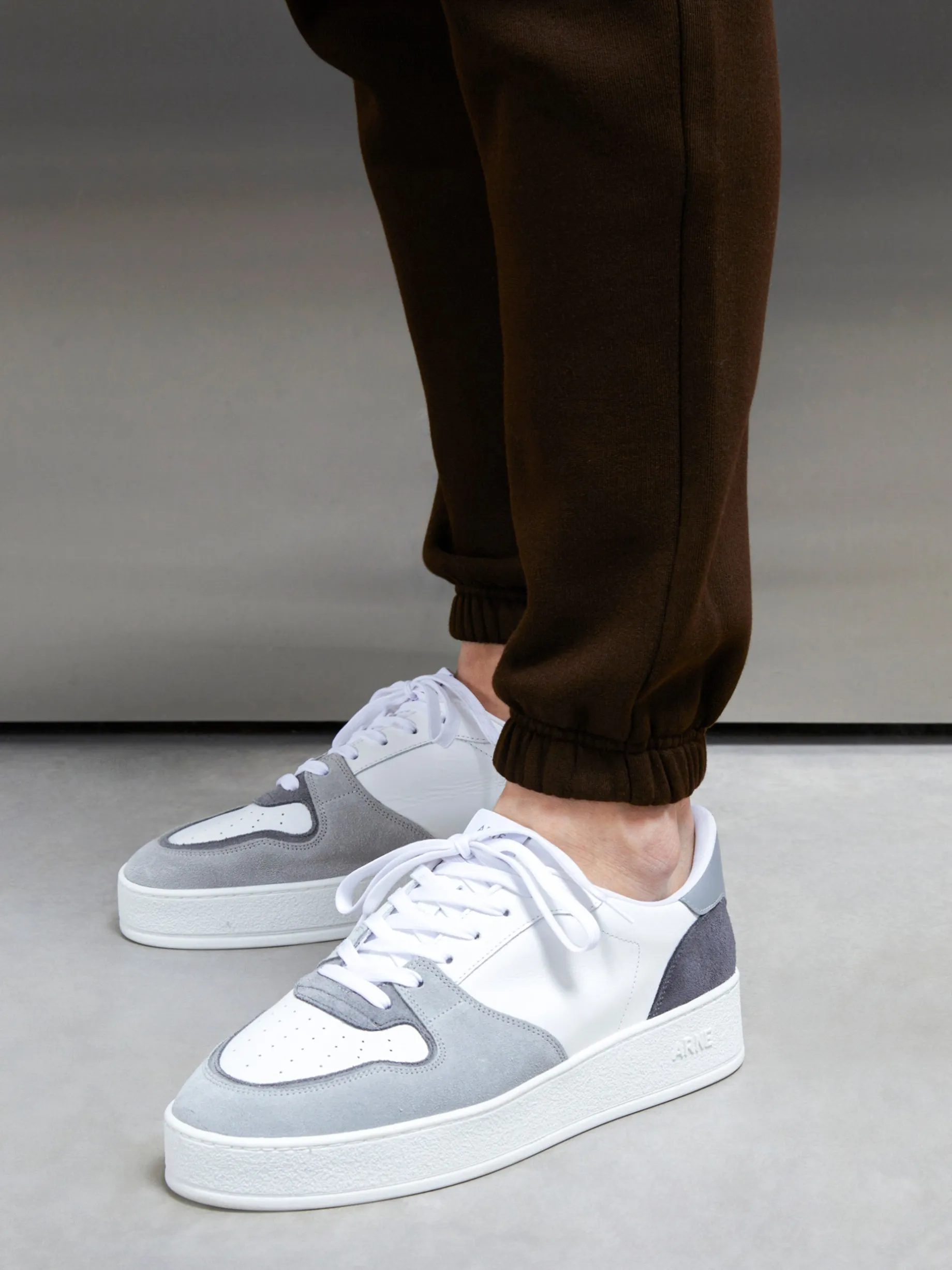 Relaxed Fit Jogger - Brown