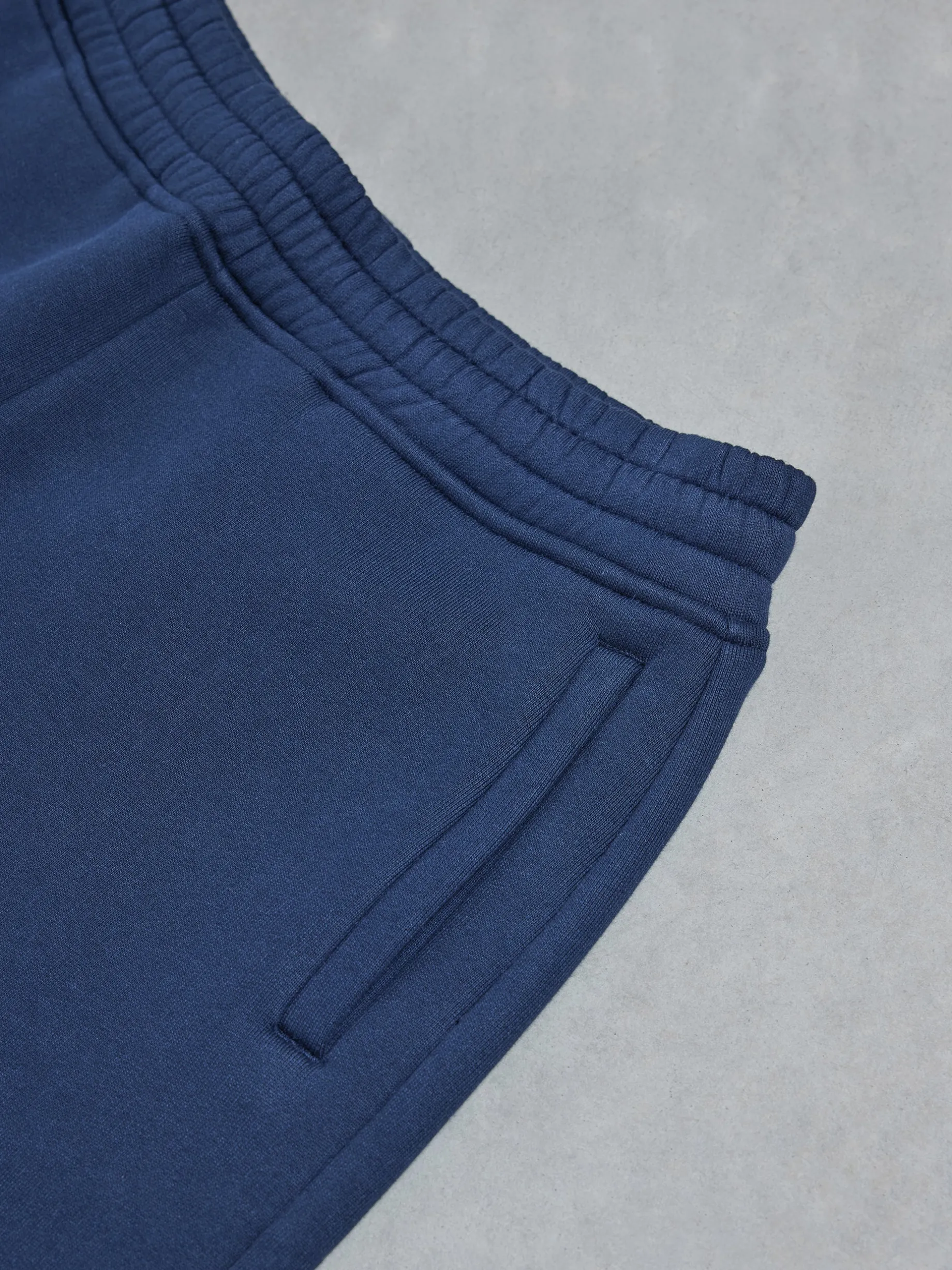 Relaxed Fit Short - Navy