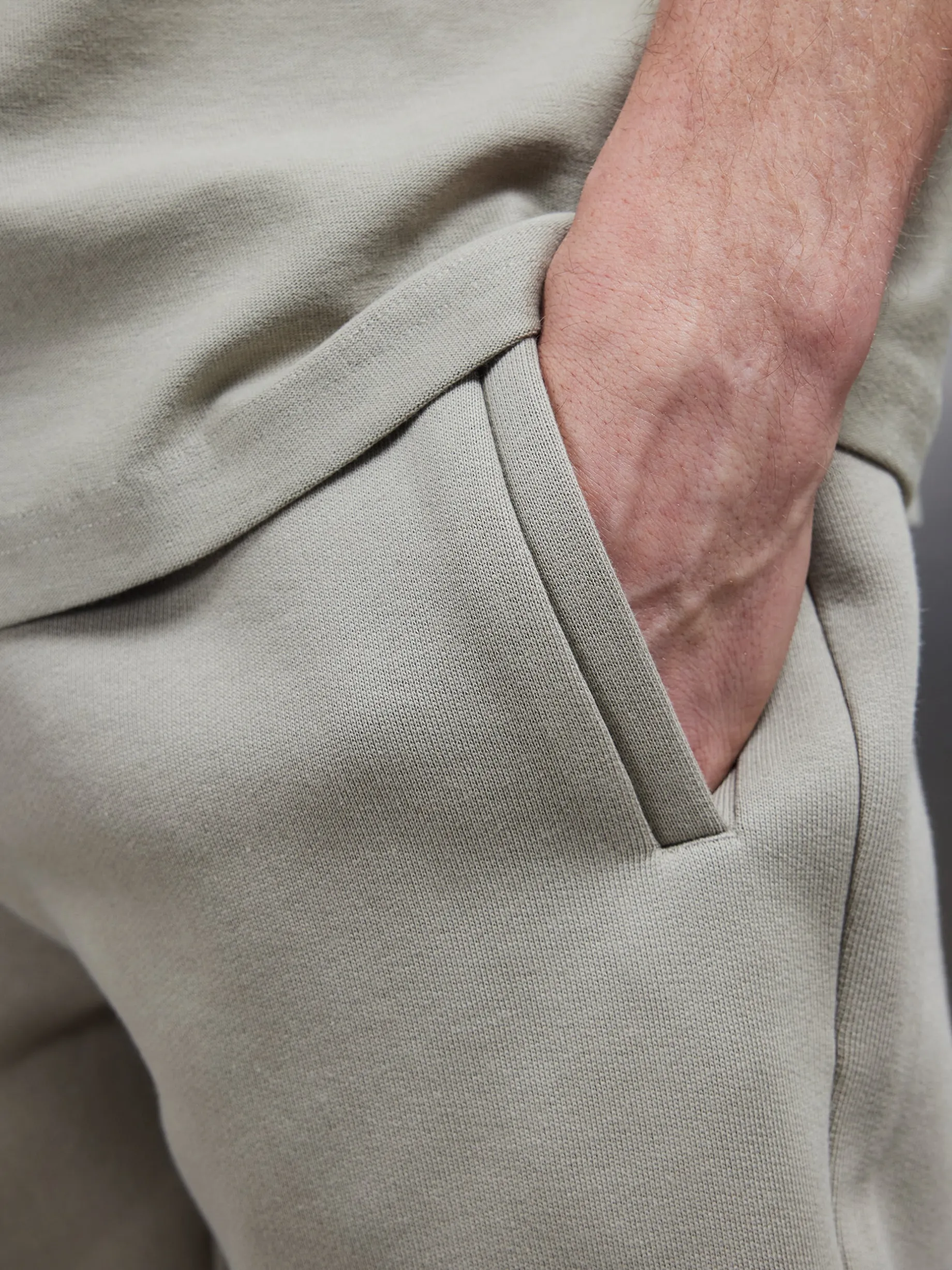 Relaxed Fit Short - Stone