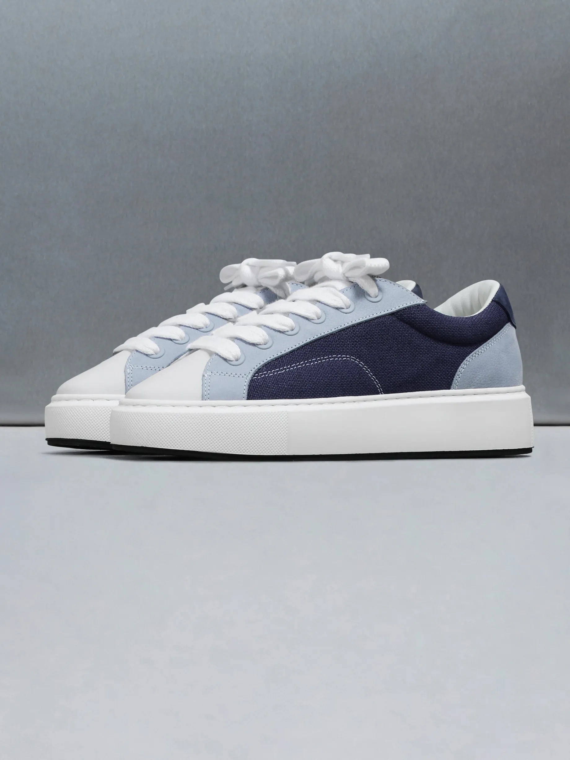 Studio Trainer - Navy