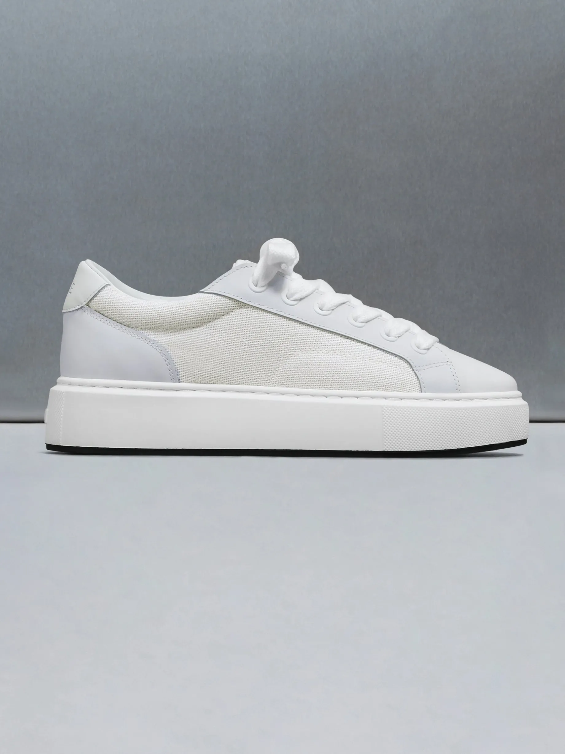 Studio Trainer - White
