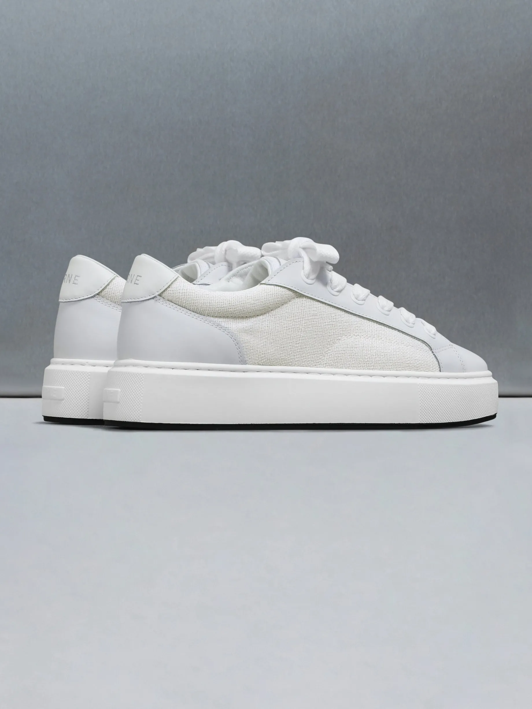 Studio Trainer - White