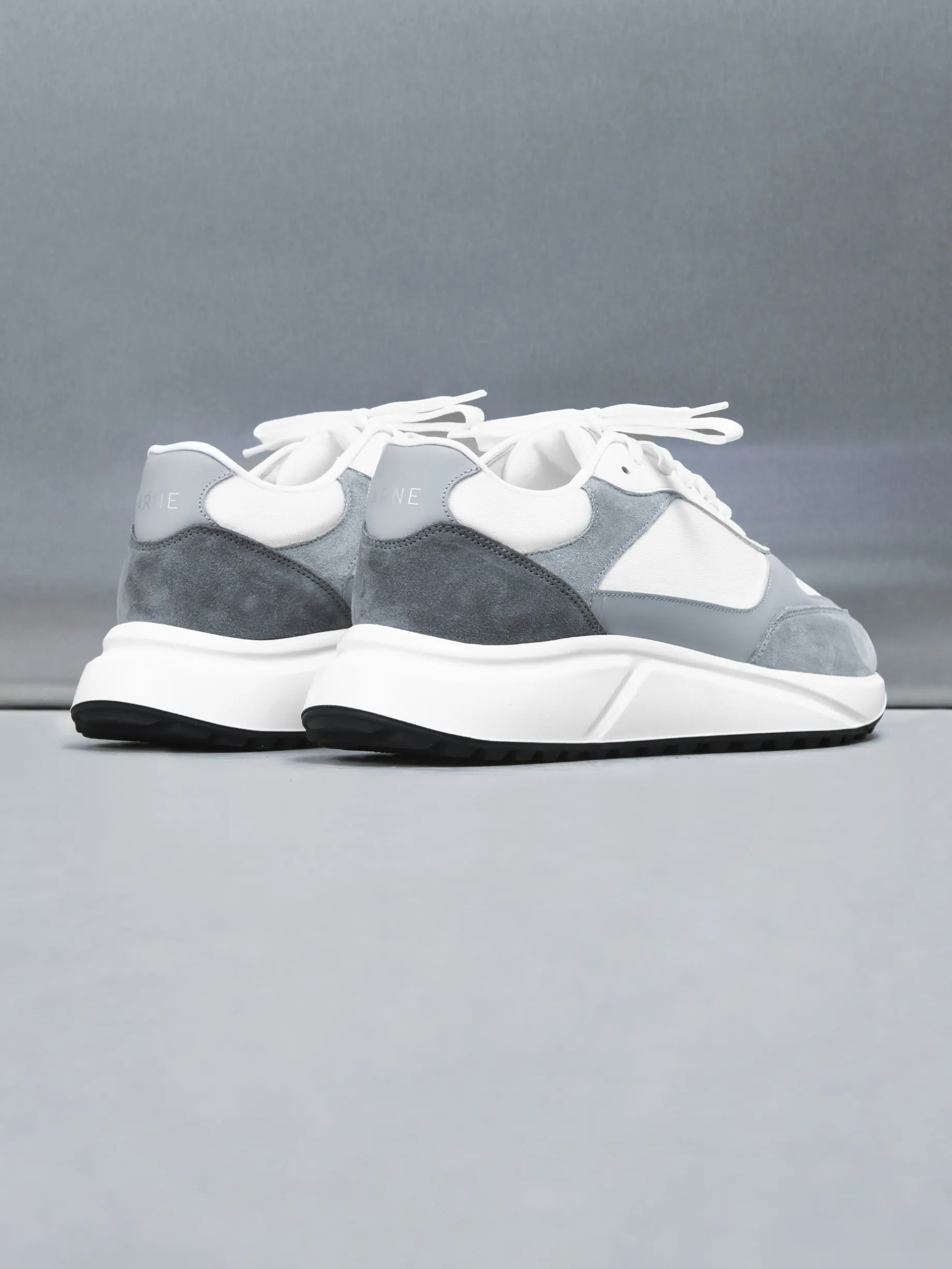 Technical Runner - White Grey