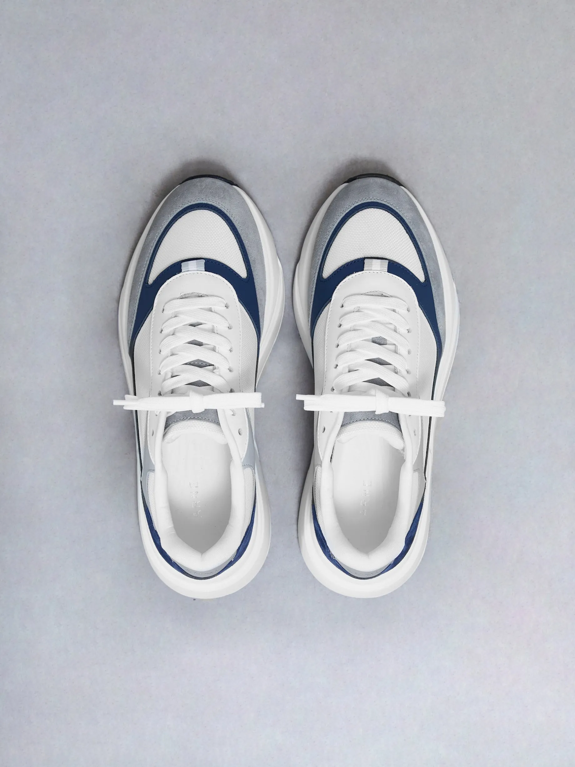 Technical Runner - White Pacific
