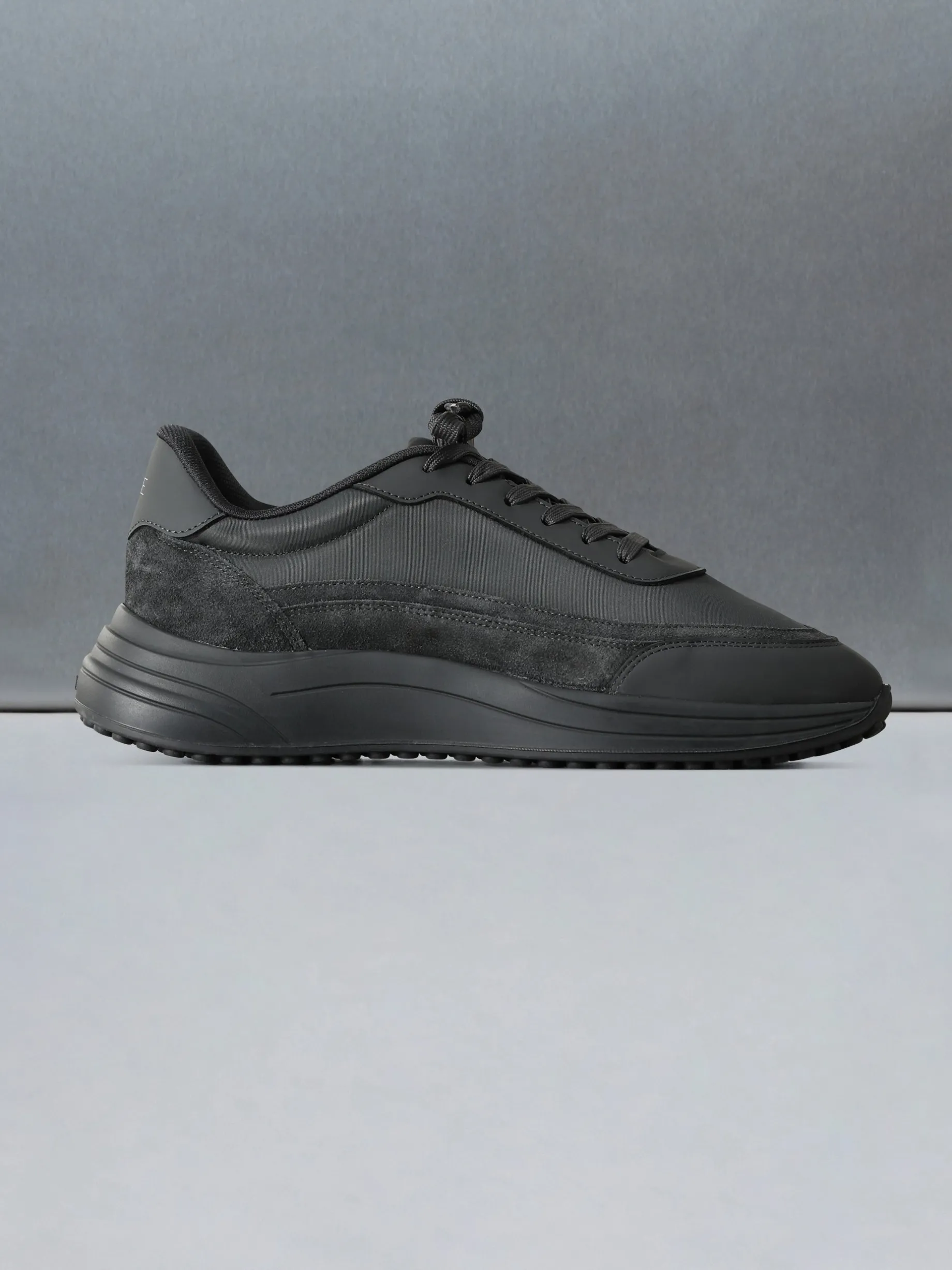 Wave Runner Nylon - Triple Charcoal