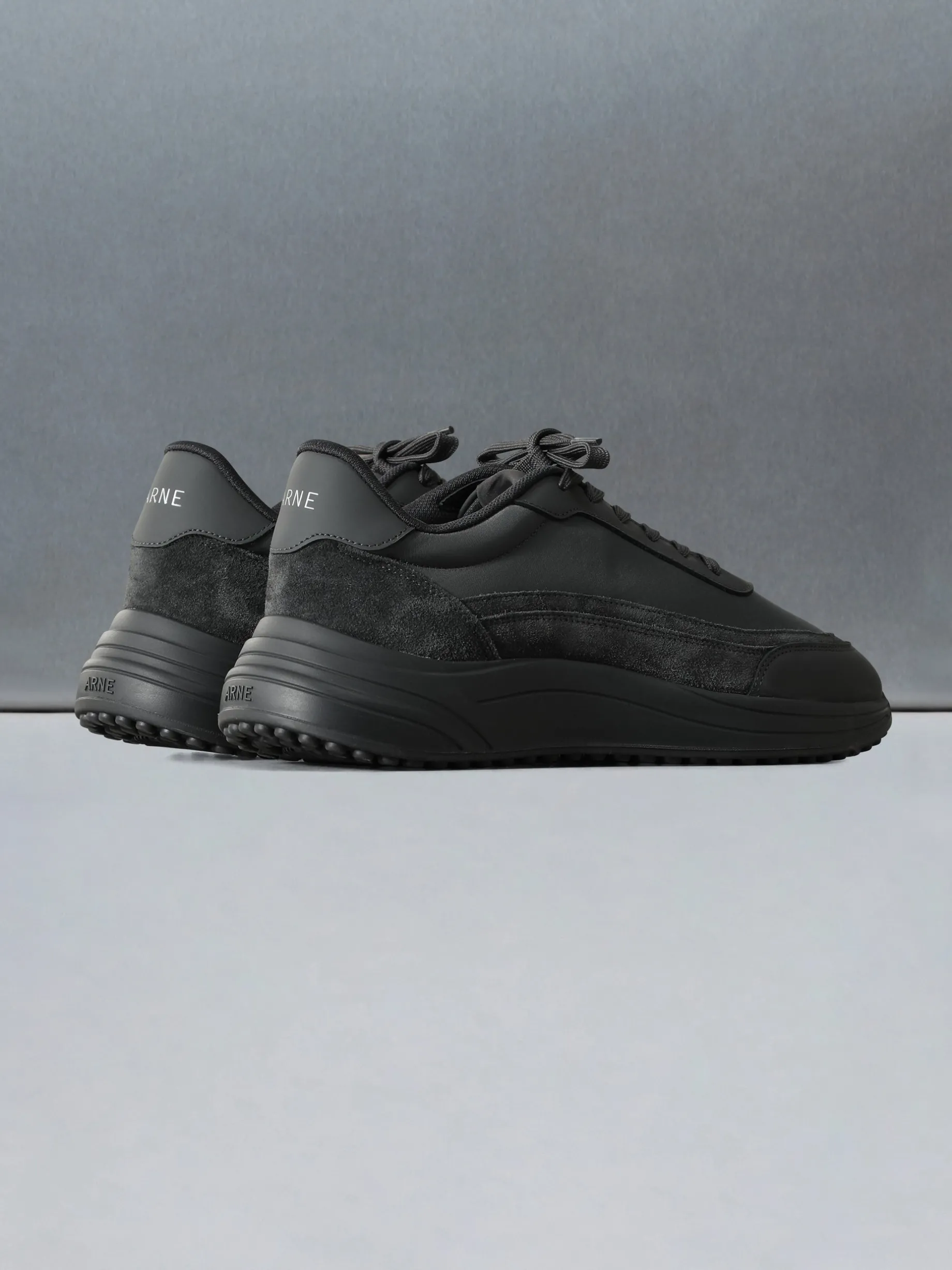 Wave Runner Nylon - Triple Charcoal