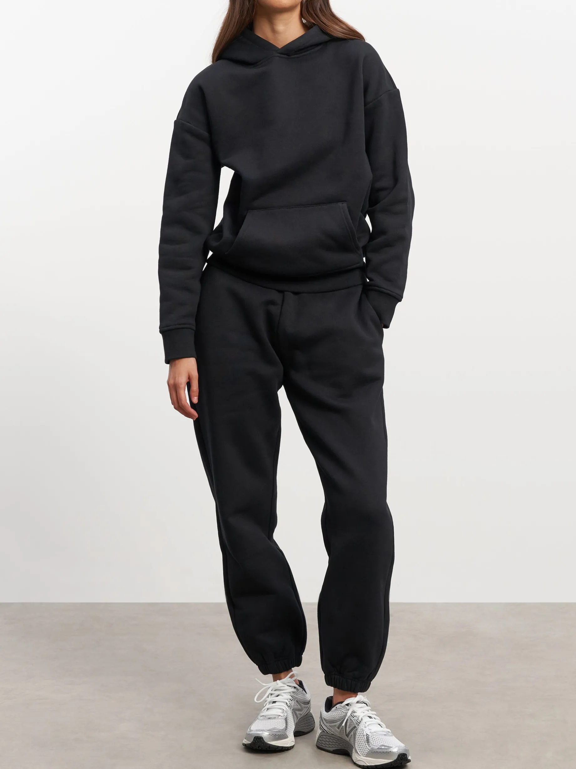 Womens Relaxed Cuffed Jogger - Black