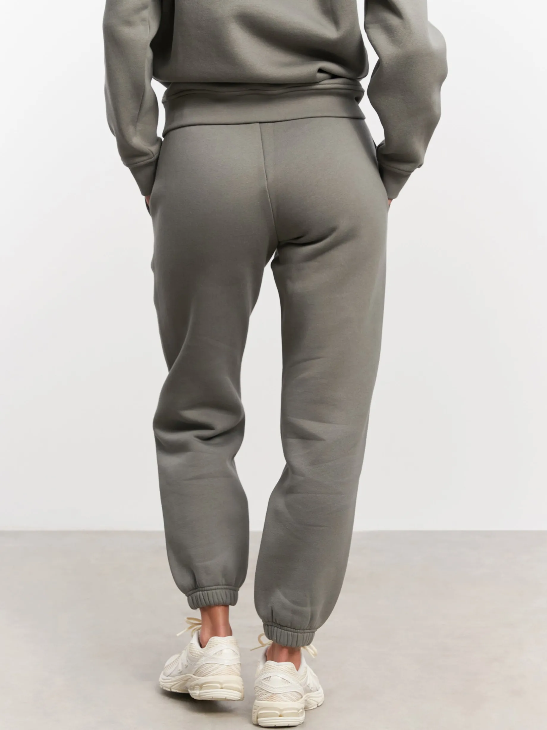 Womens Relaxed Cuffed Jogger - Sage