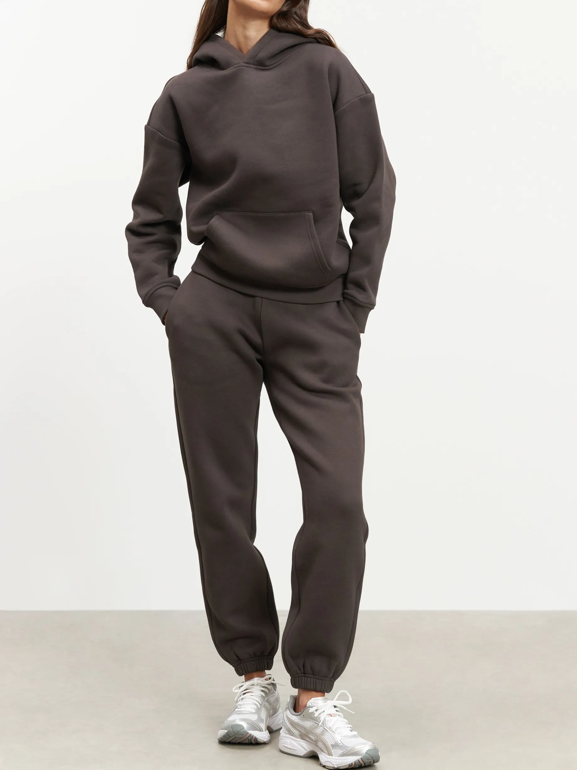 Womens Relaxed Cuffed Jogger - Brown