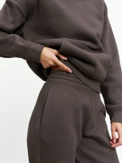 Womens Relaxed Cuffed Jogger - Brown