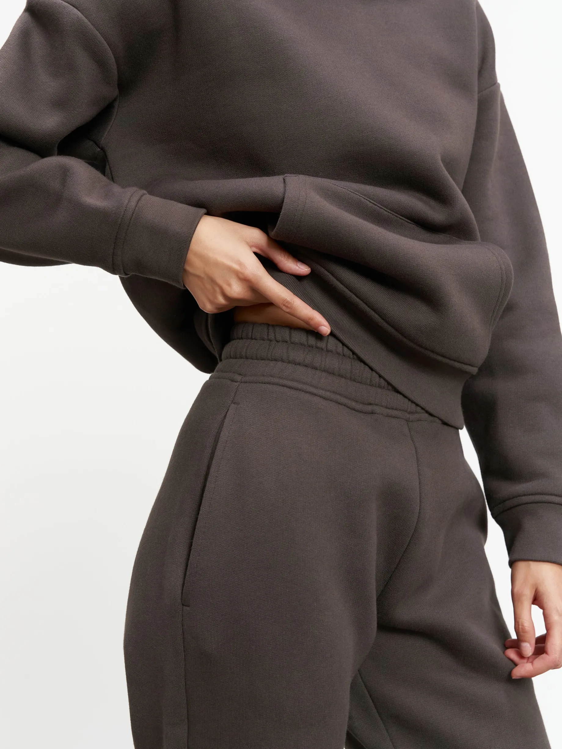 Womens Relaxed Cuffed Jogger - Brown