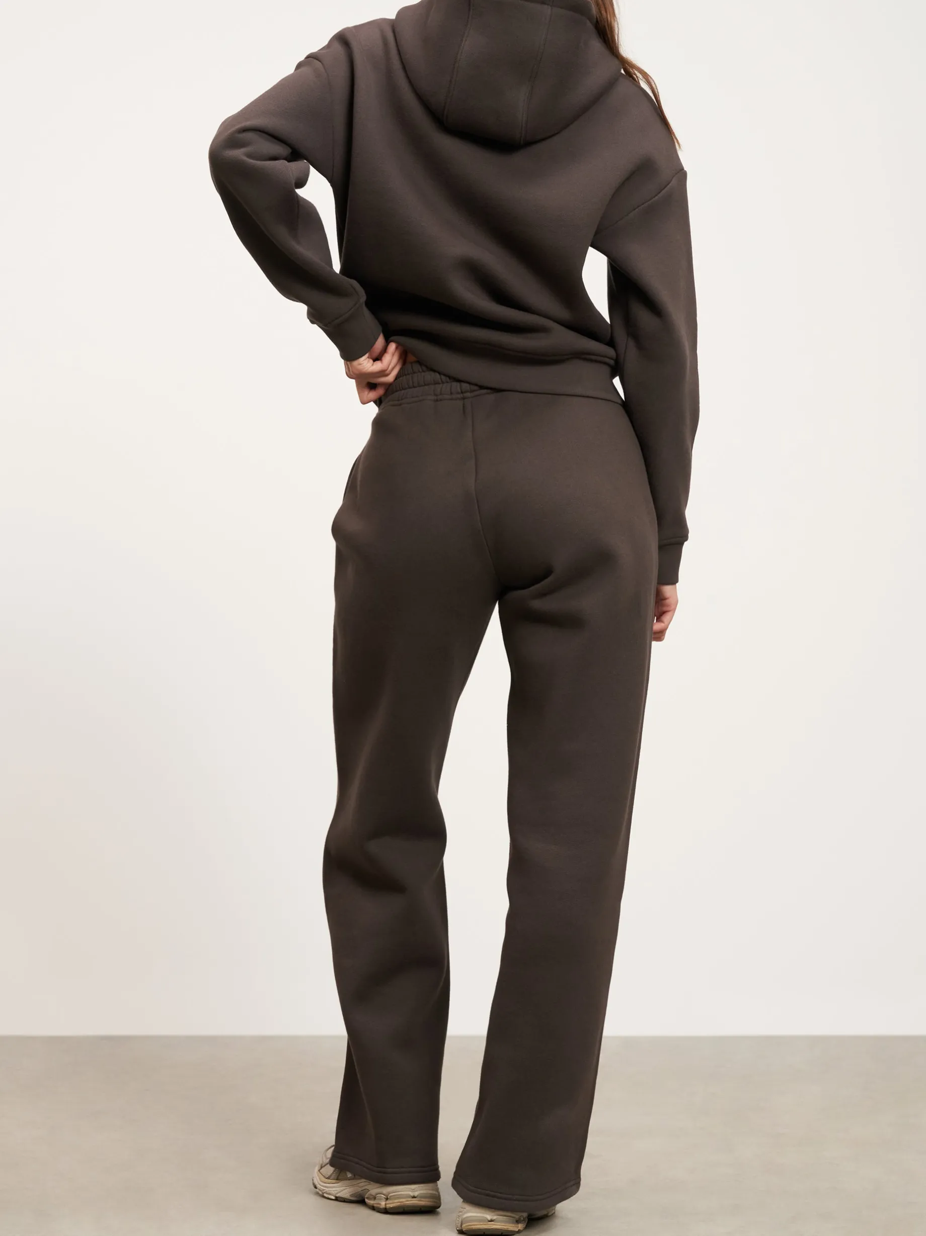 Womens Relaxed Straight Leg Jogger - Brown