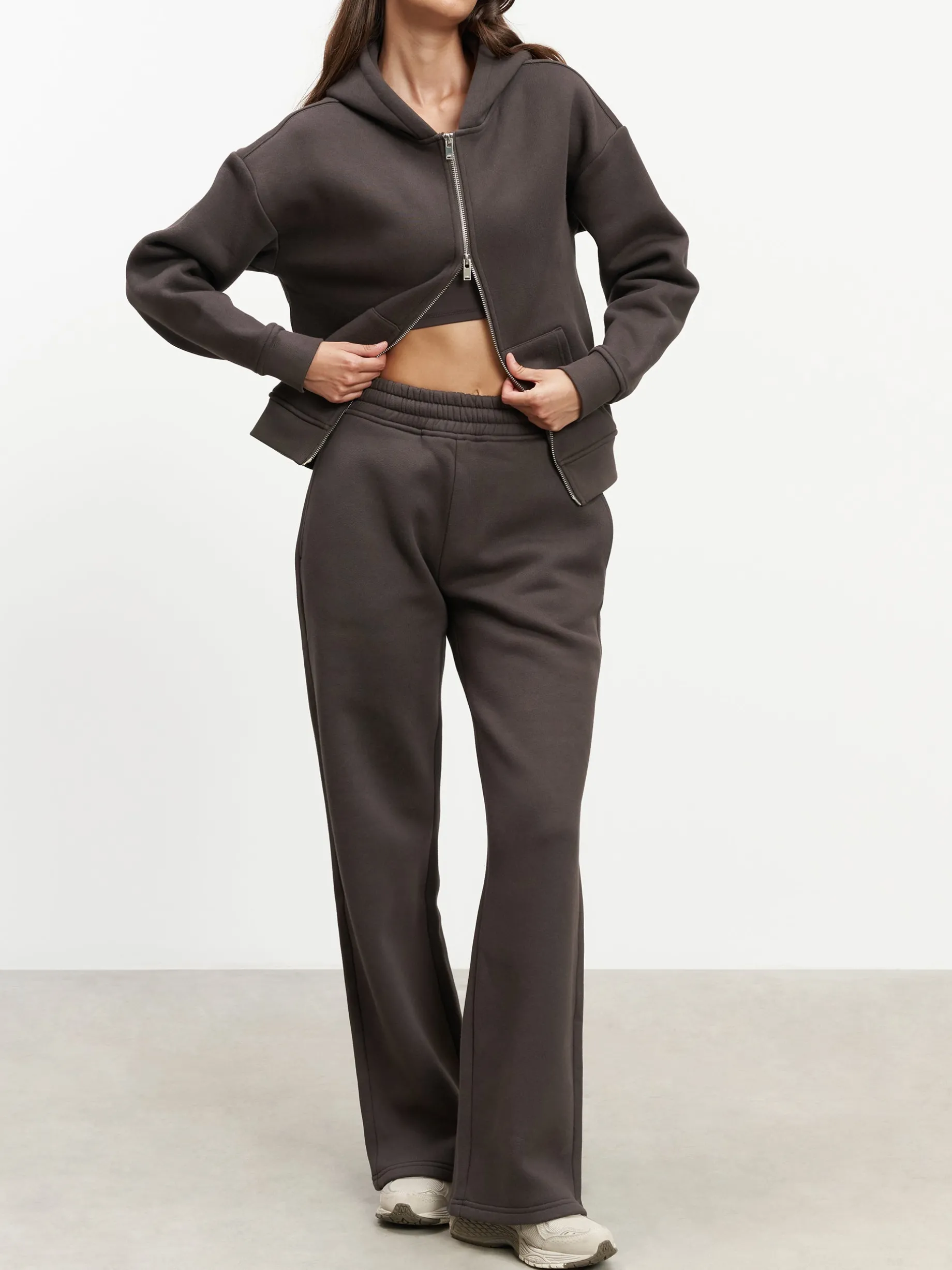 Womens Relaxed Straight Leg Jogger - Brown