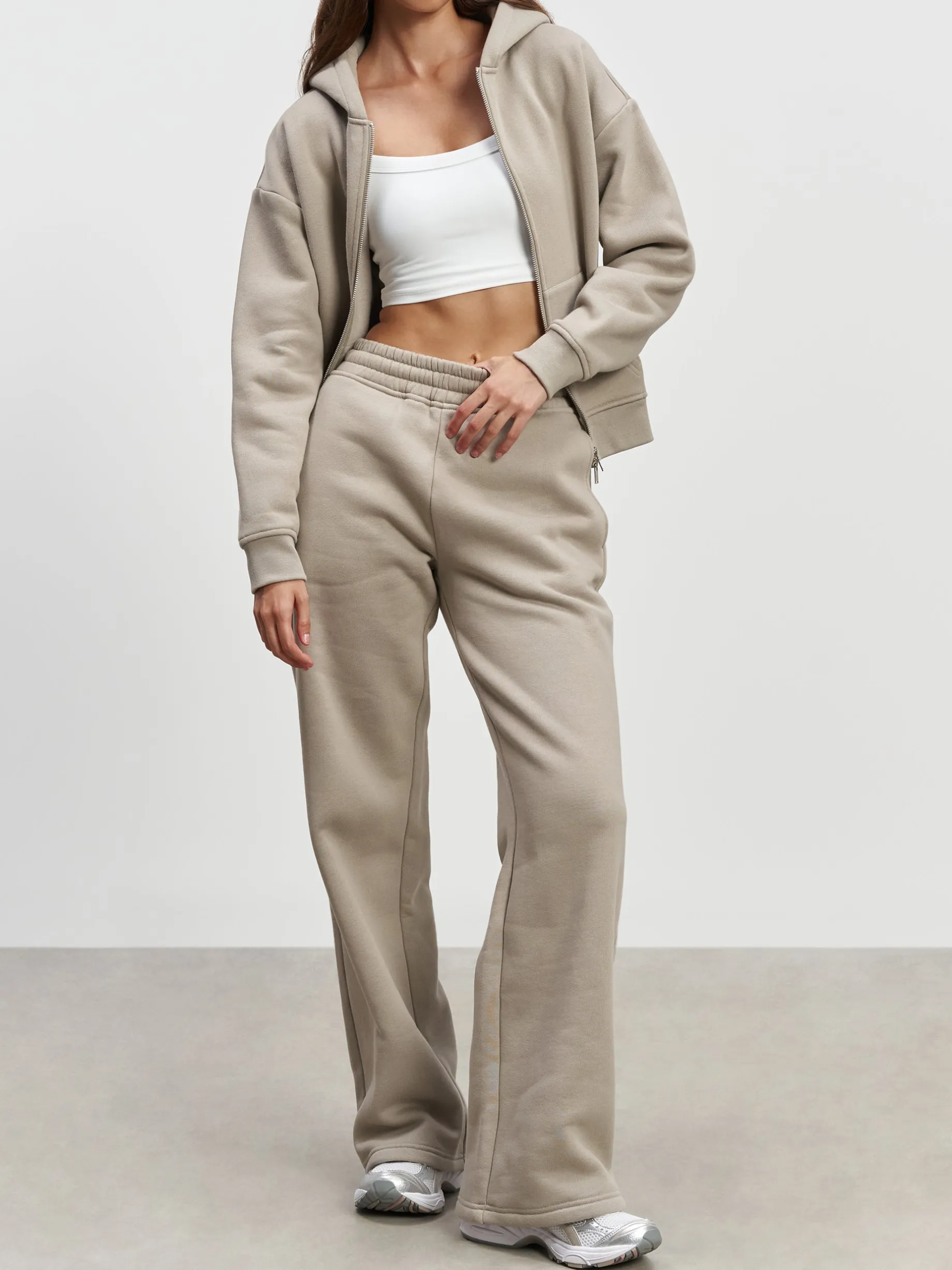 Womens Relaxed Straight Leg Jogger - Stone