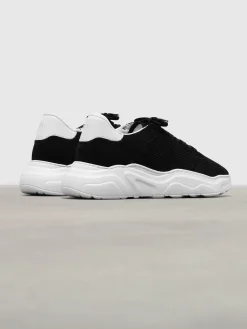 Womens Runner - Black