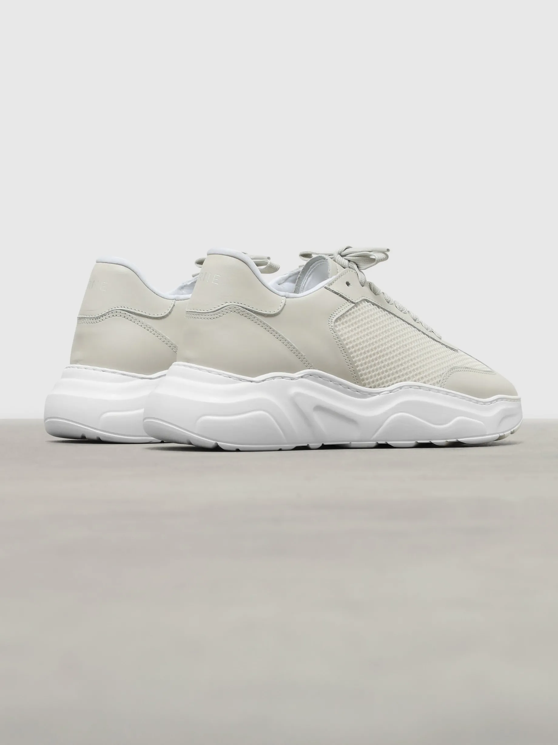 Womens Runner - Stone